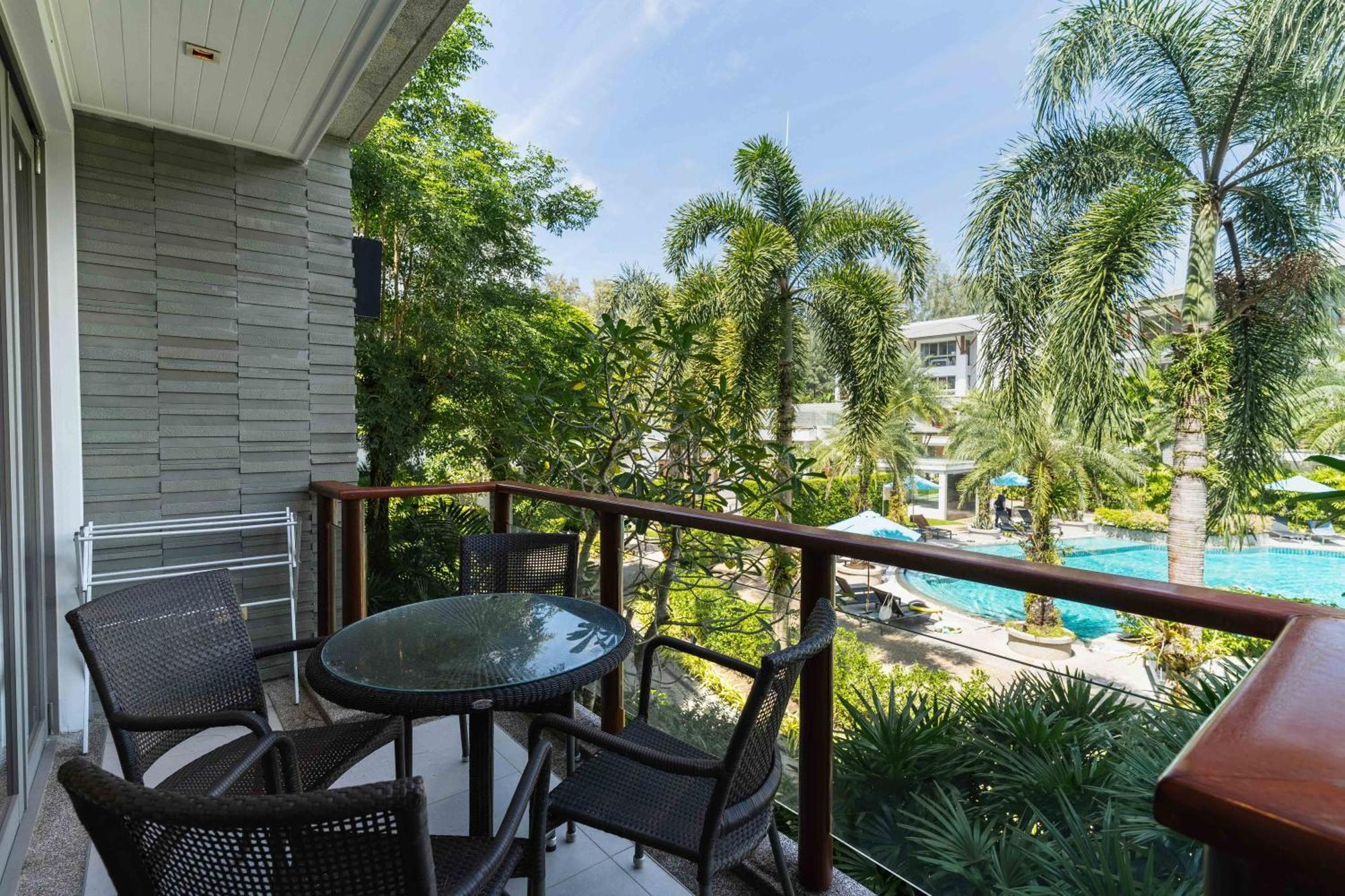 Beachfront Luxury 2 Bdr By Indreams, Beach Apartment