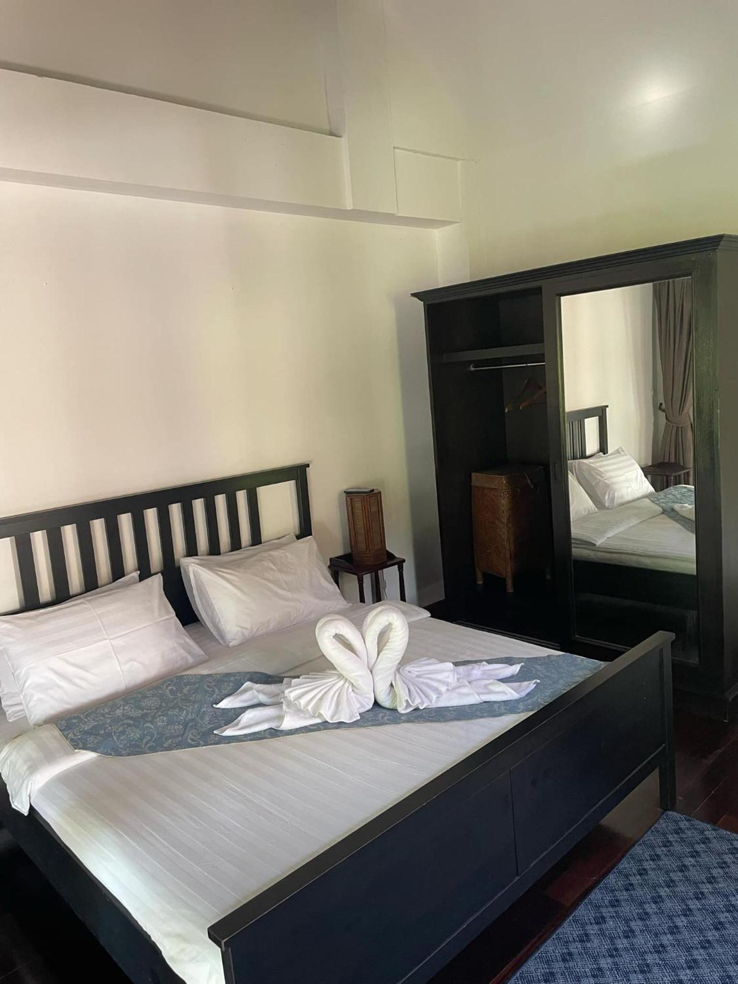 Talay Naiharn Hotel Rawai