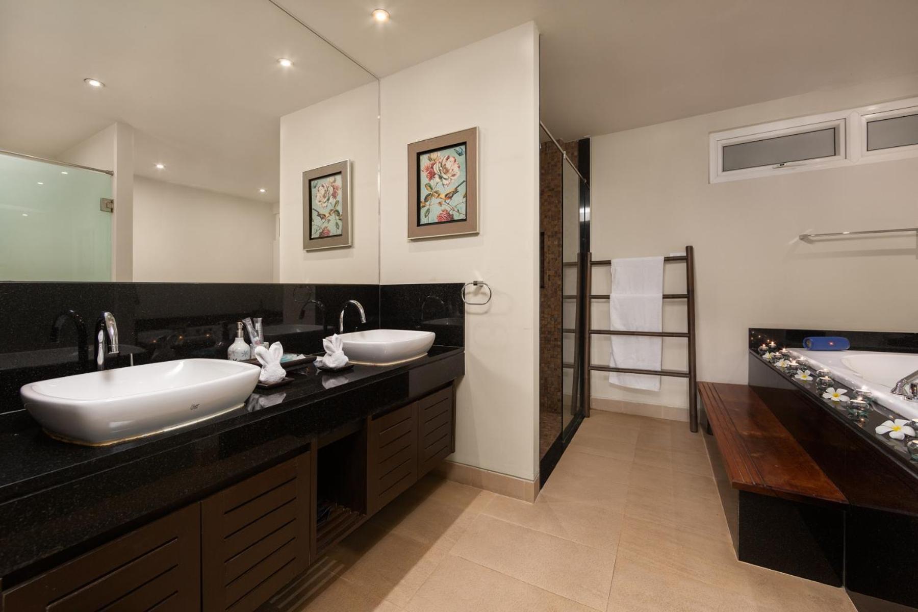 Holiday home Beni | Direct Ocean View Luxury In 5 Star Facility | Beachfront *