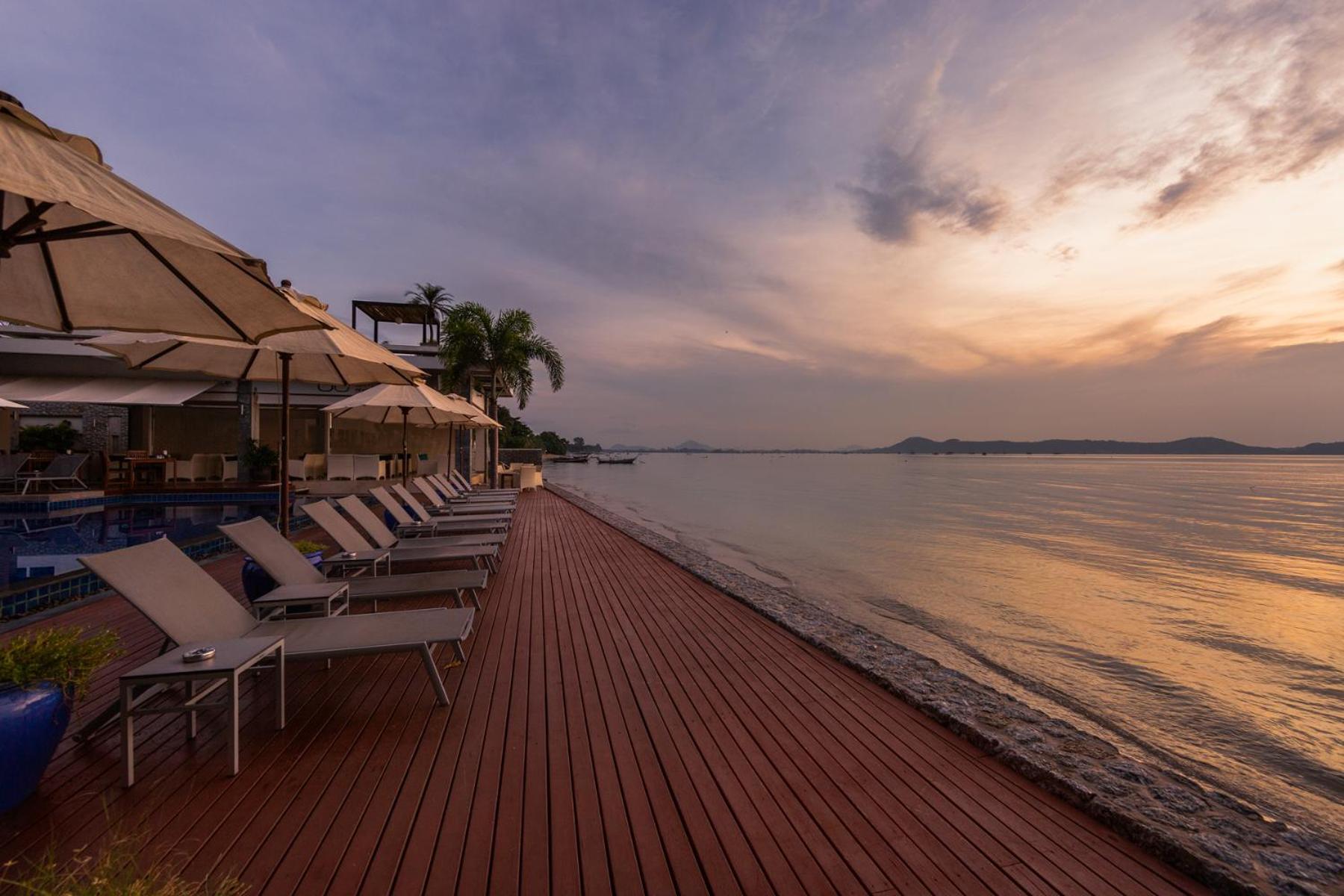 Holiday home Beni | Direct Ocean View Luxury In 5 Star Facility | Beachfront *