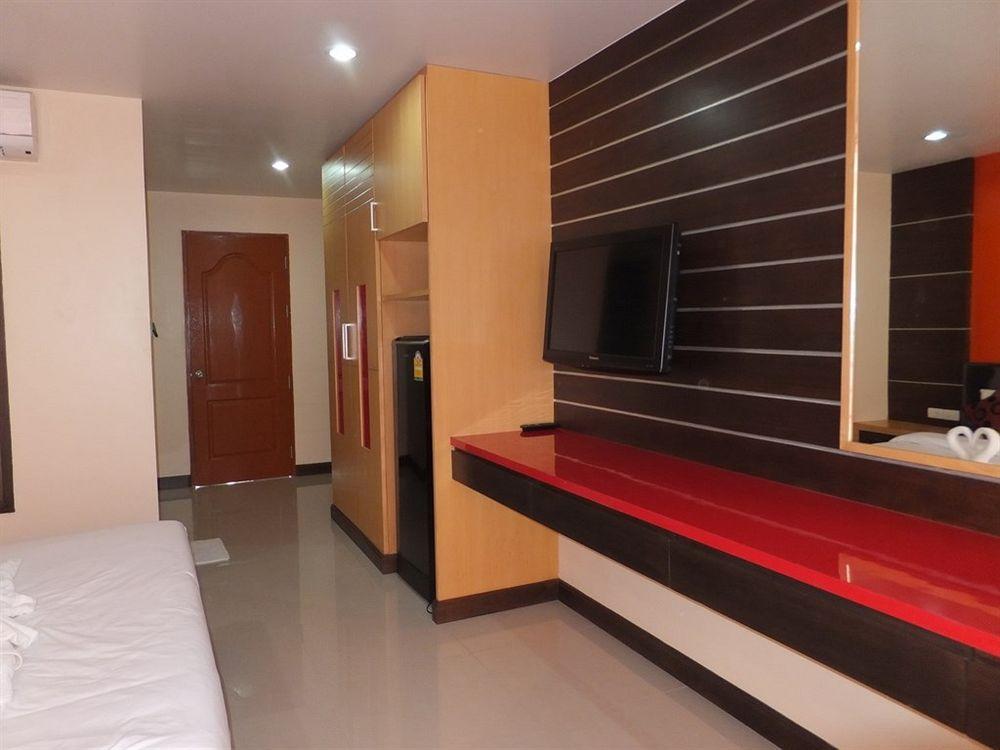 Dengba Phuket Hostel *