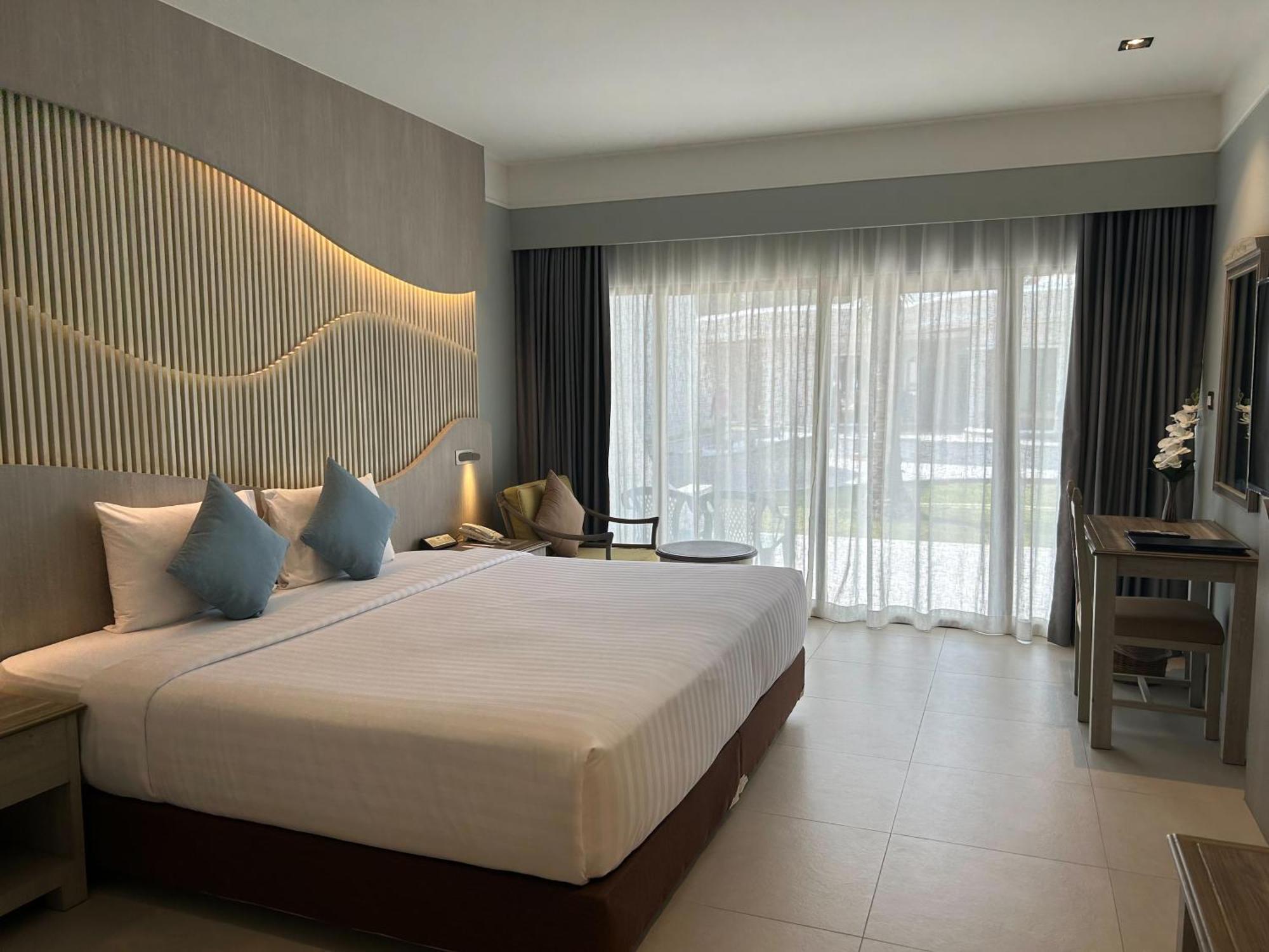 Resort Amora Phuket