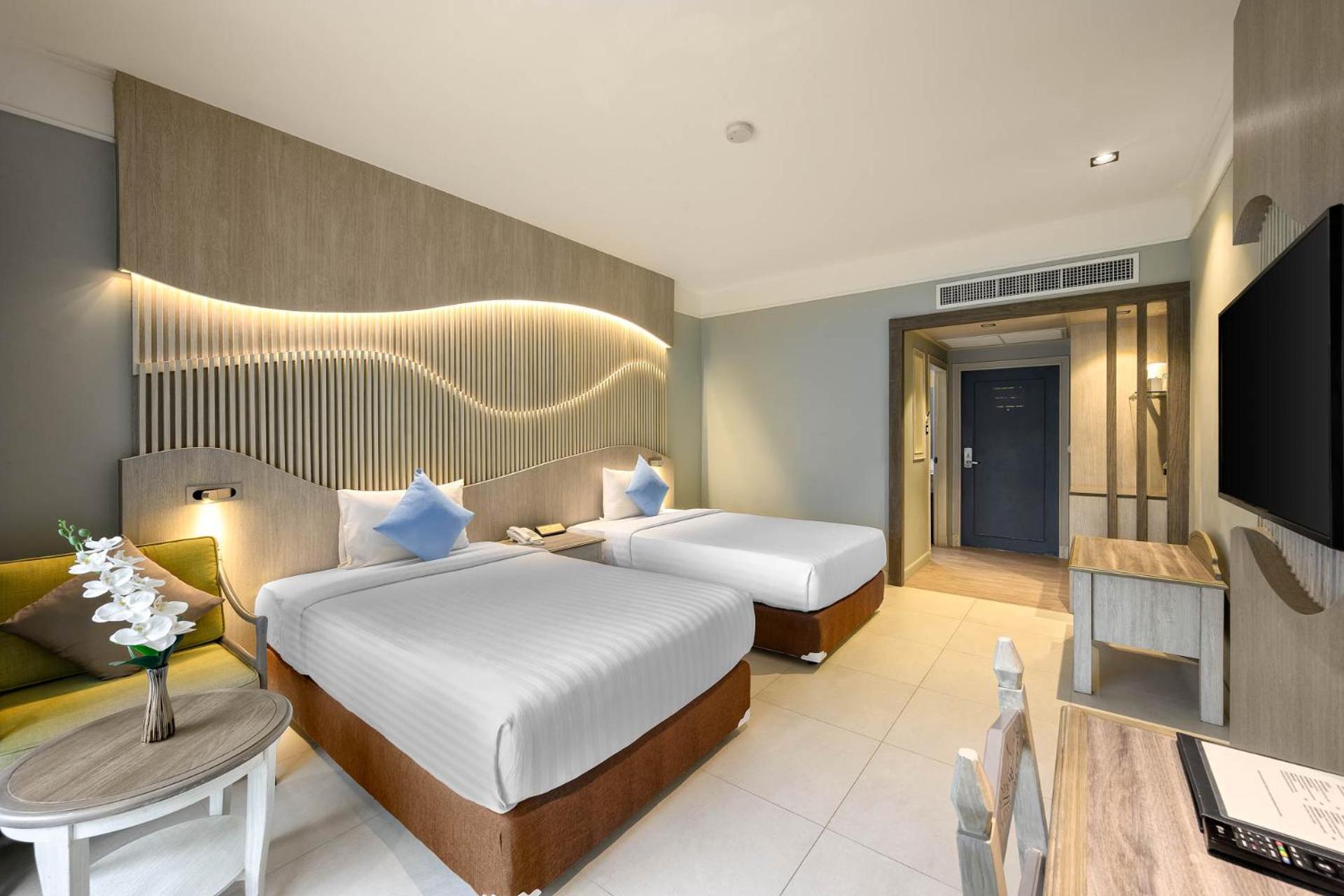Amora Phuket 5*