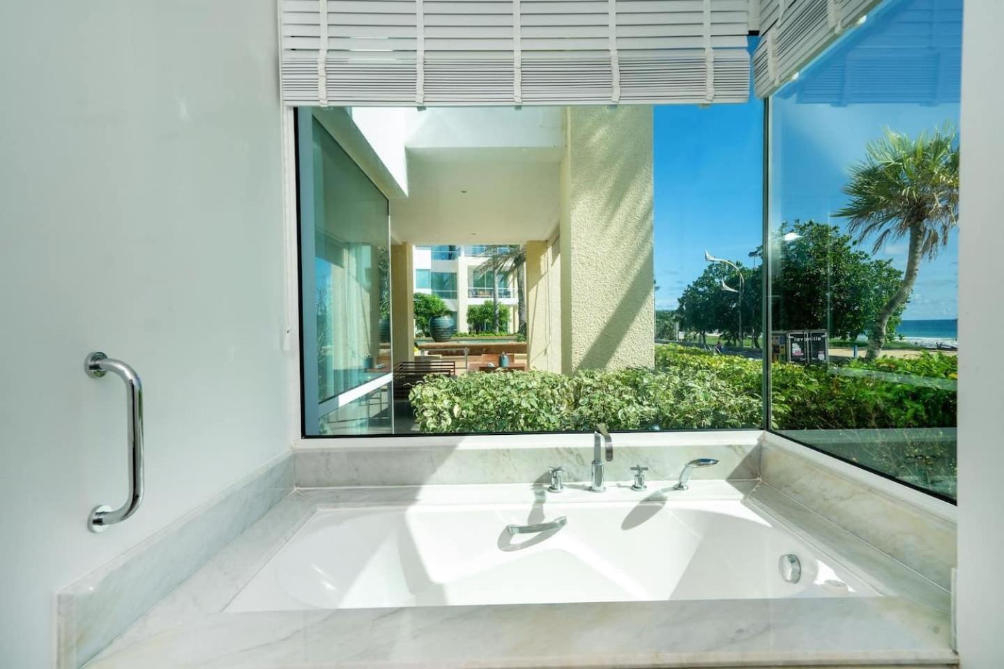 Apartment Beachfront - 2 Bedroom At Paradox Karon