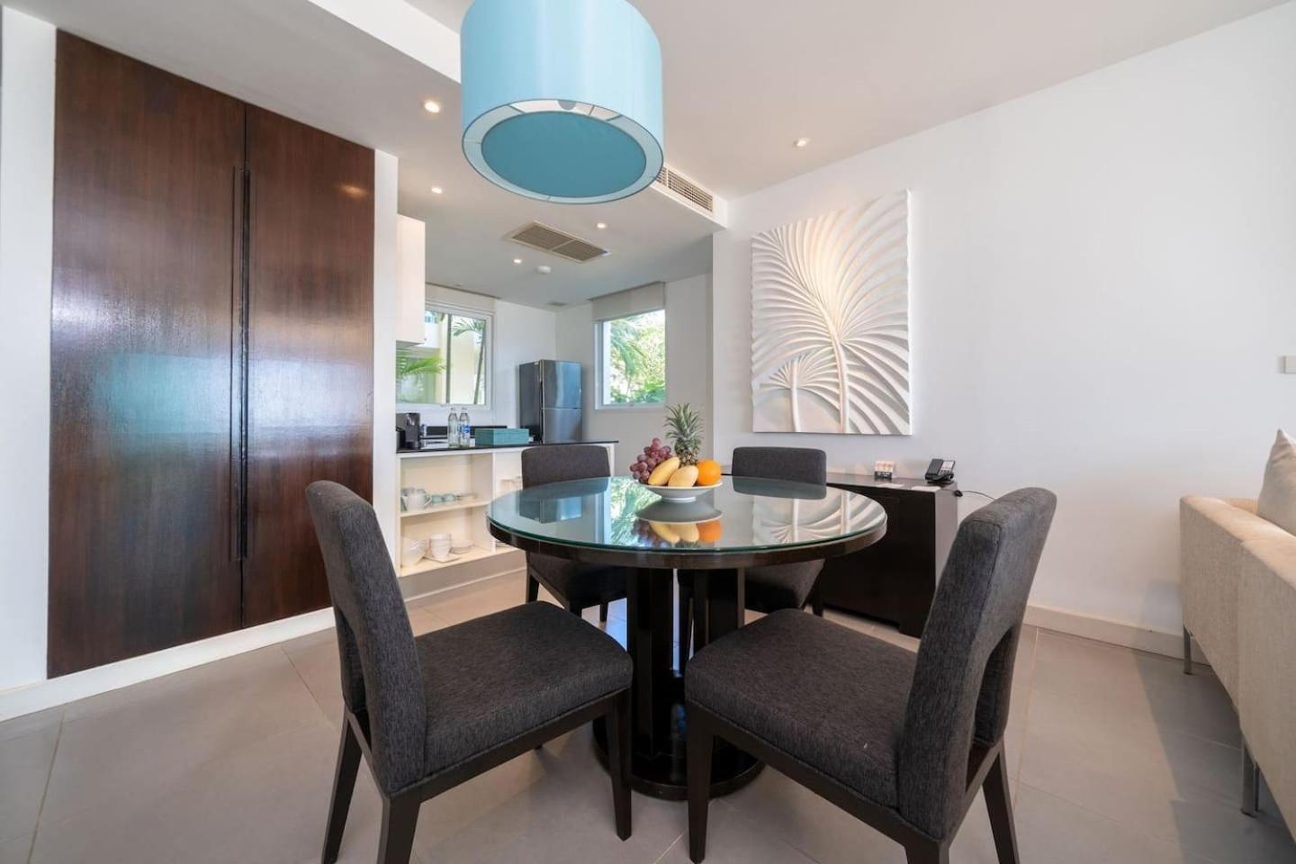 Beachfront - 2 Bedroom At Paradox Apartment *
