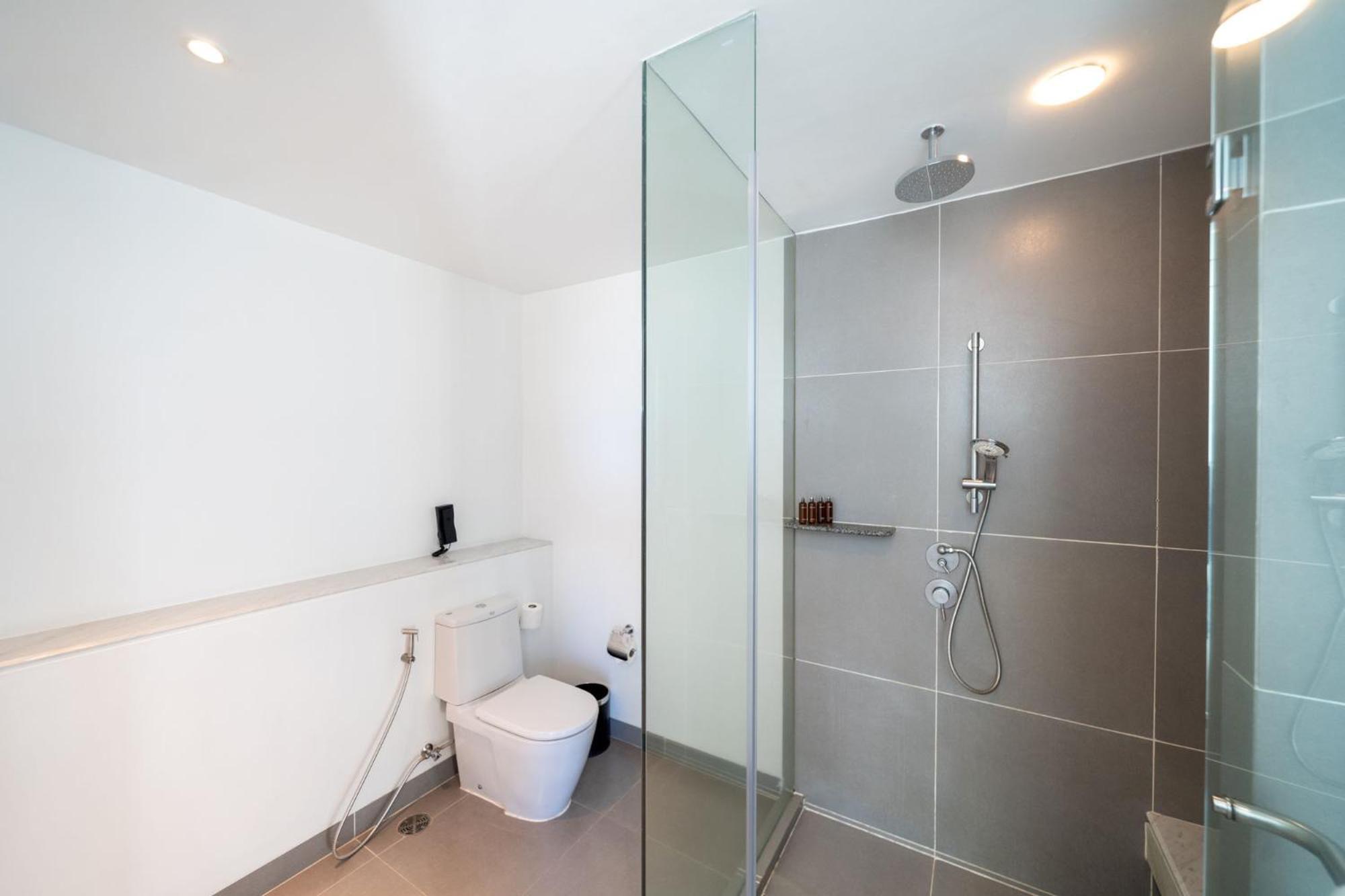 Beachfront - 2 Bedroom At Paradox Apartment