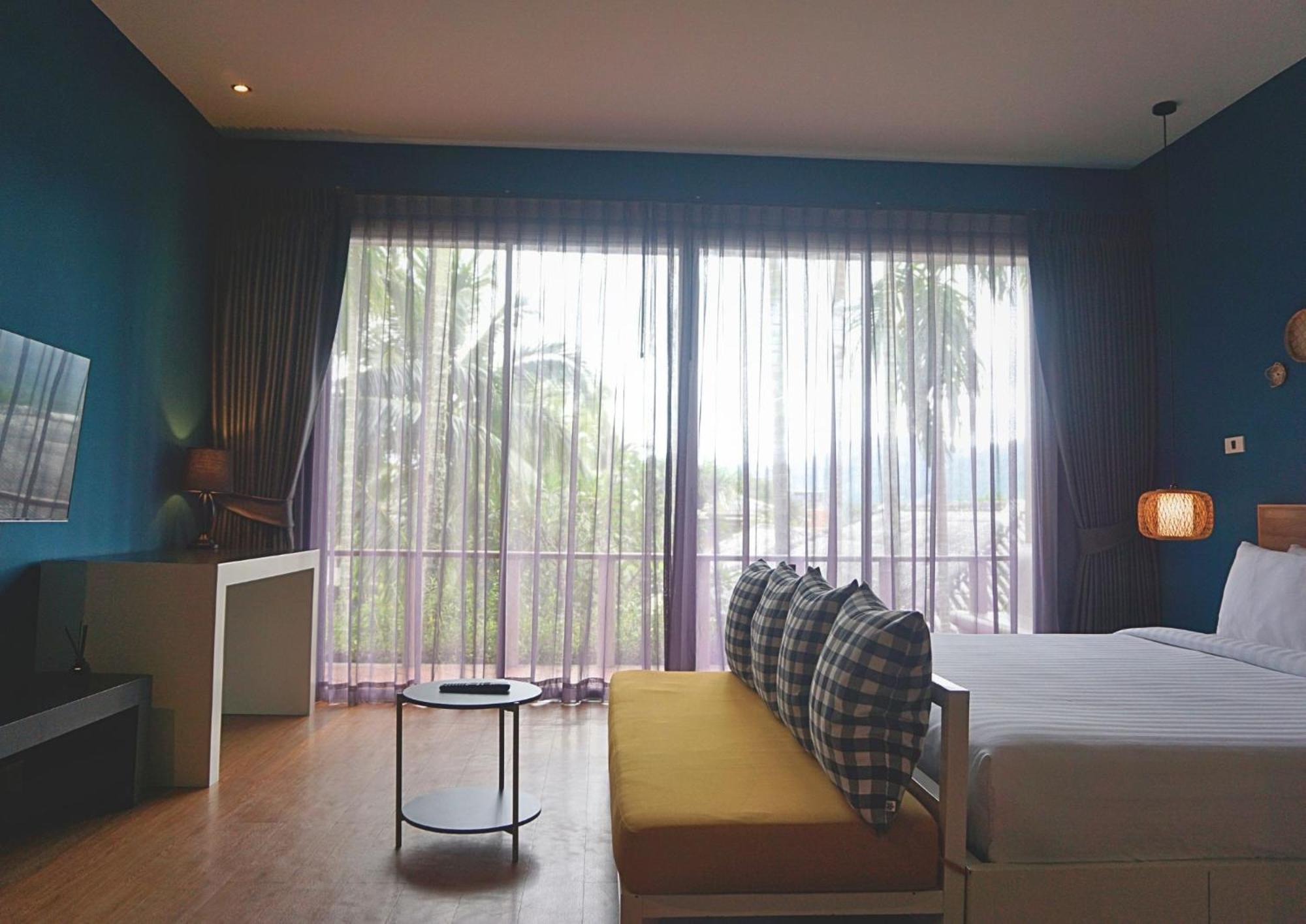 Signature Phuket 4*
