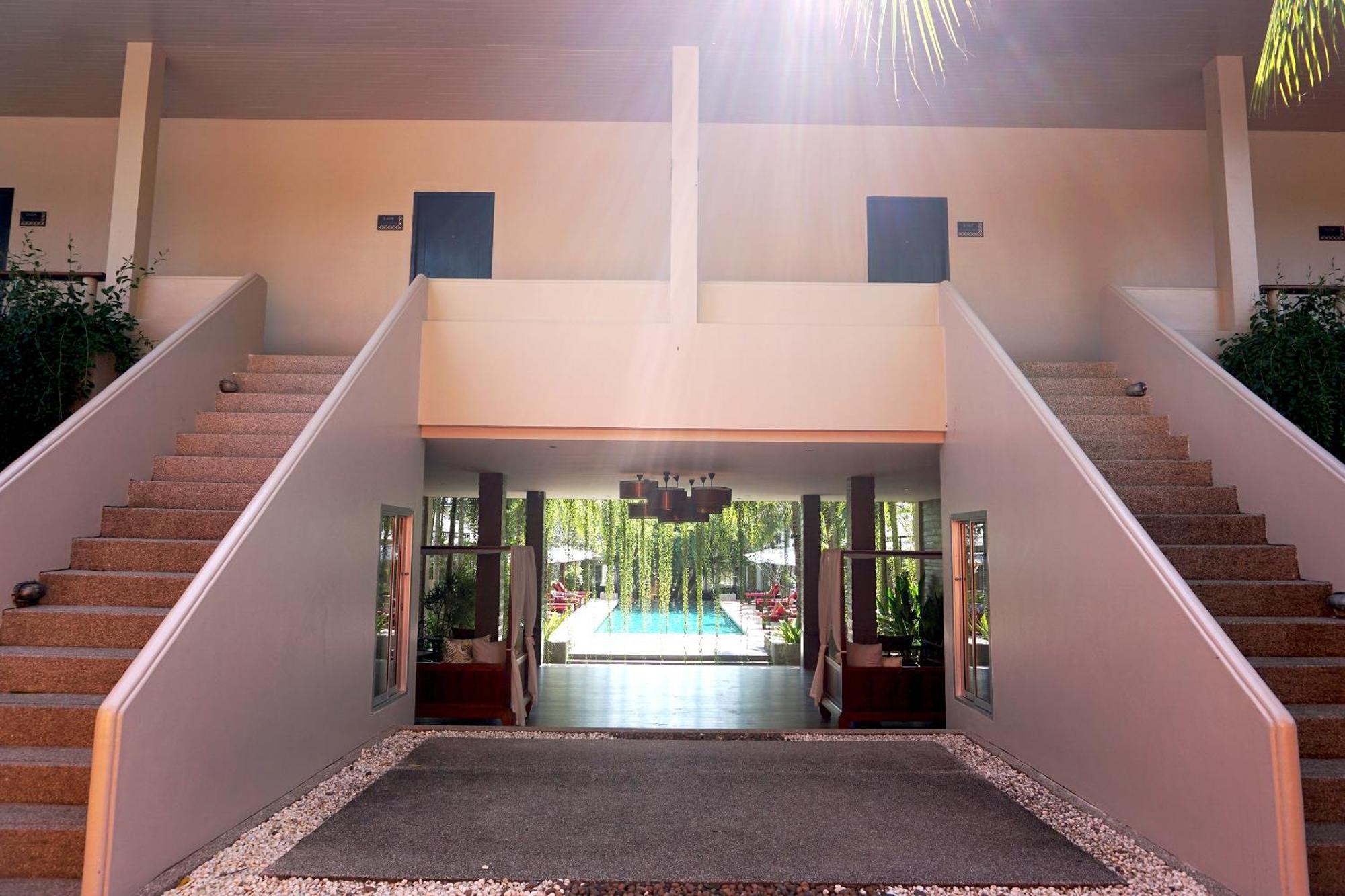 Signature Phuket Resort 4*