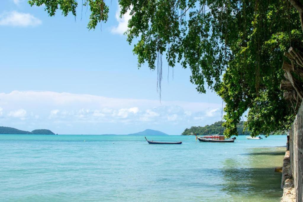 Holiday home Beni | Direct Ocean View Luxury In 5 Star Facility | Beachfront *