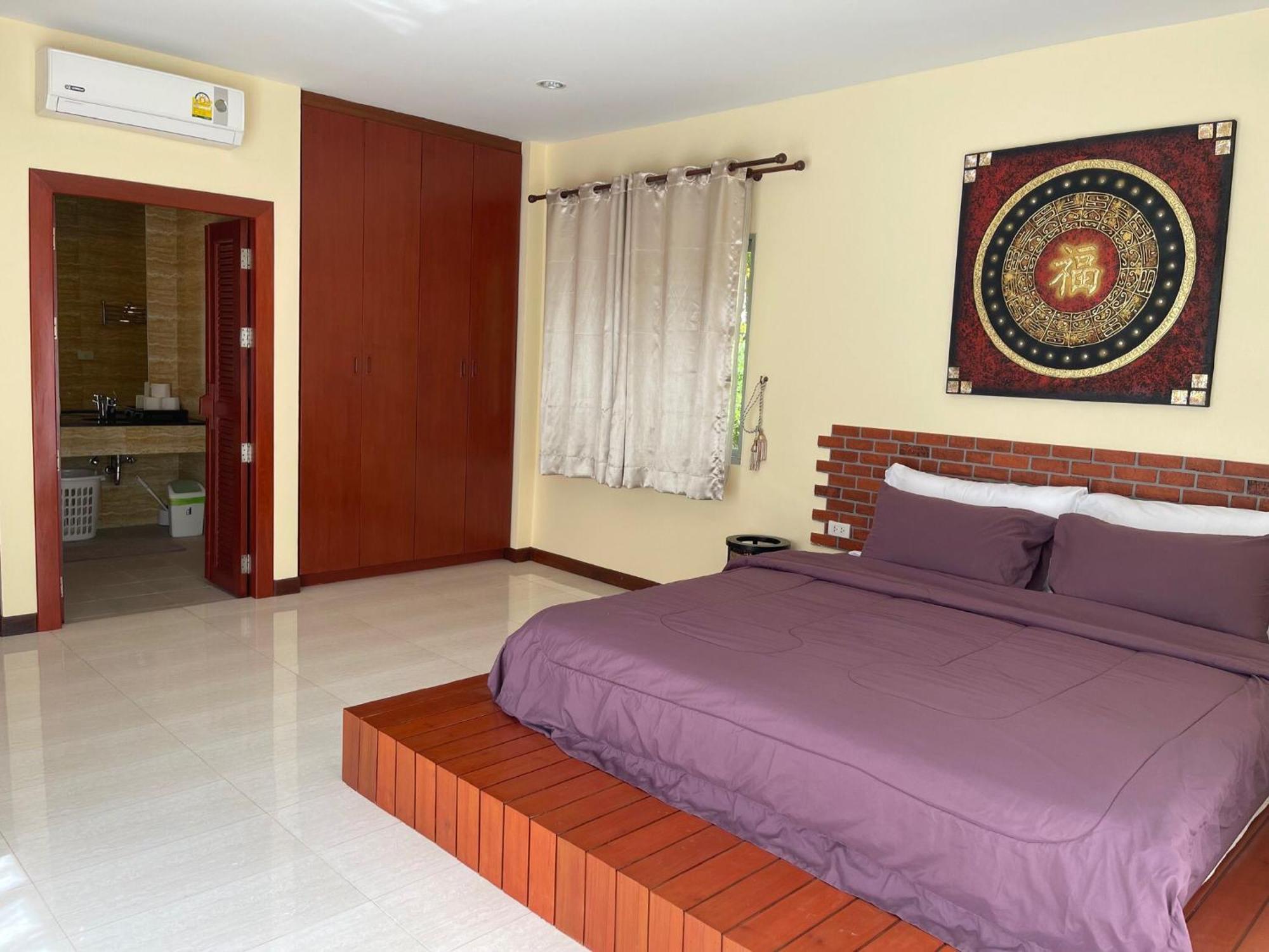17 - Tropical Pool Holiday home