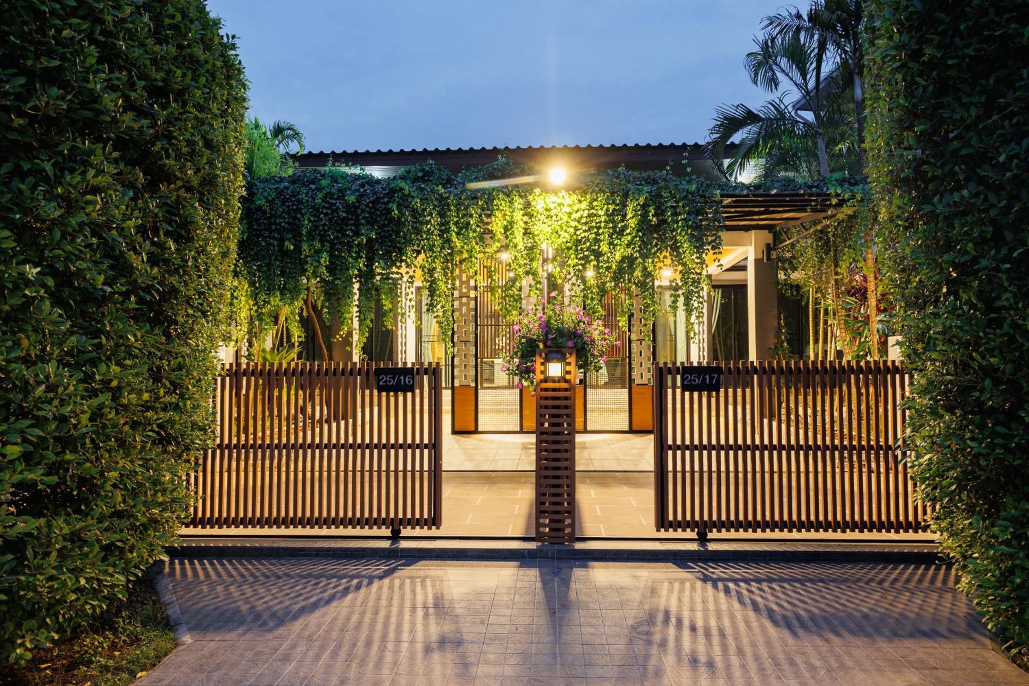 T House Holiday home *