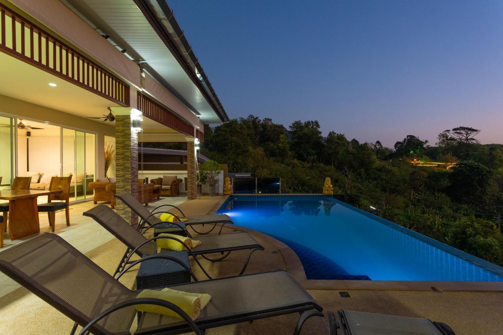 Bliss: 4 Bedroom Haven