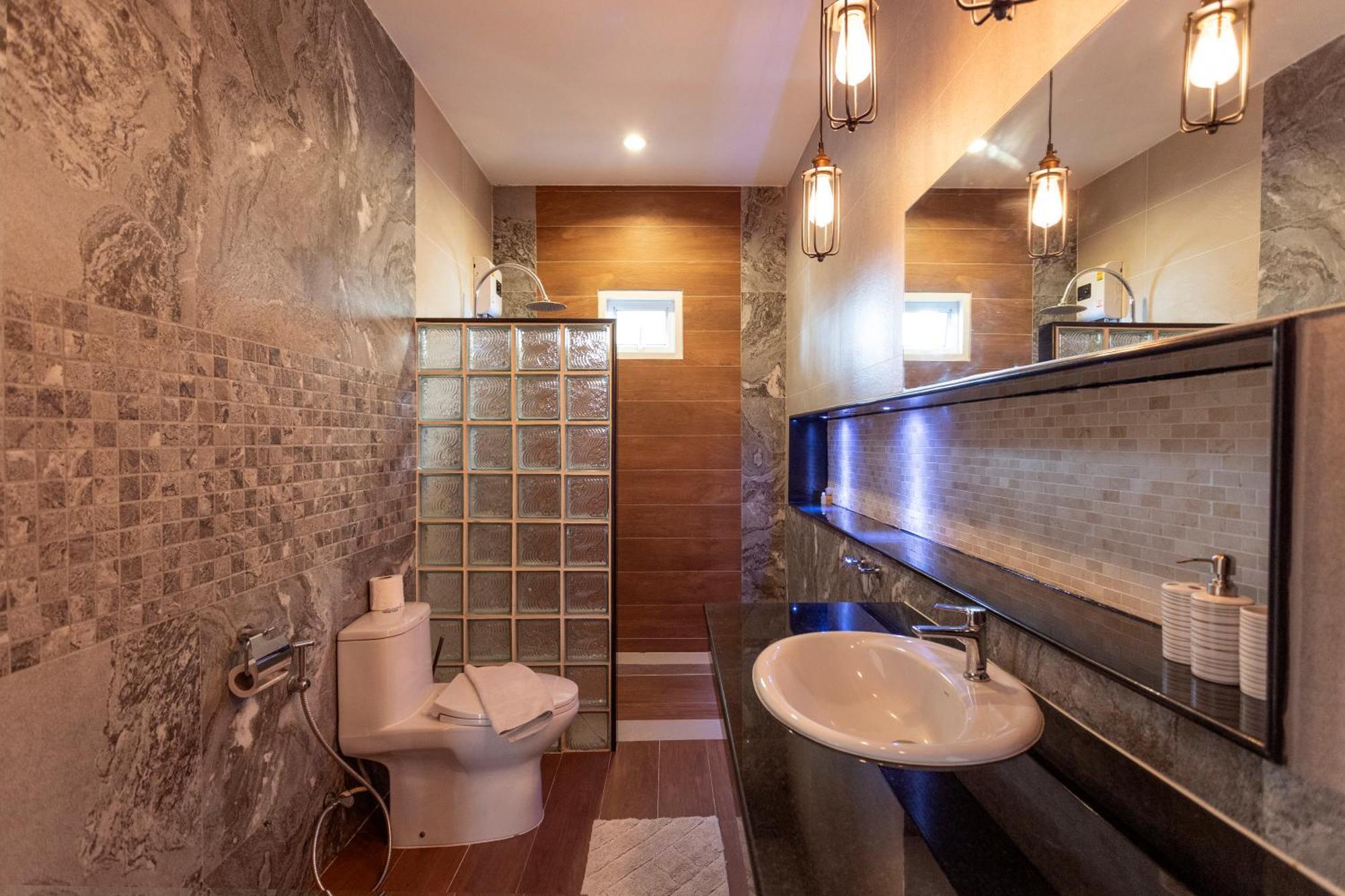 Bliss: 4 Bedroom Haven Karon
