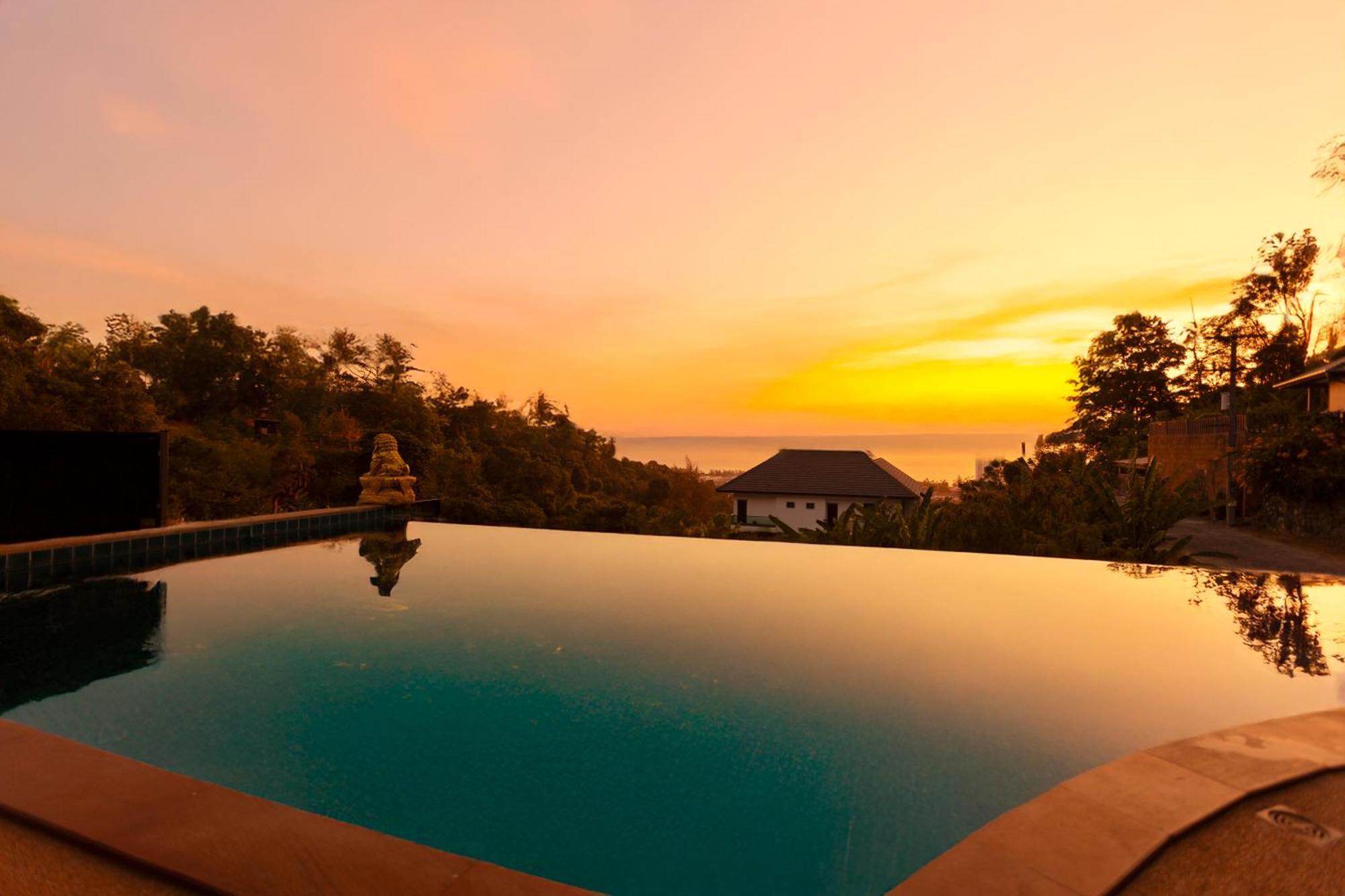 Villa Bliss: 4 Bedroom Haven Karon