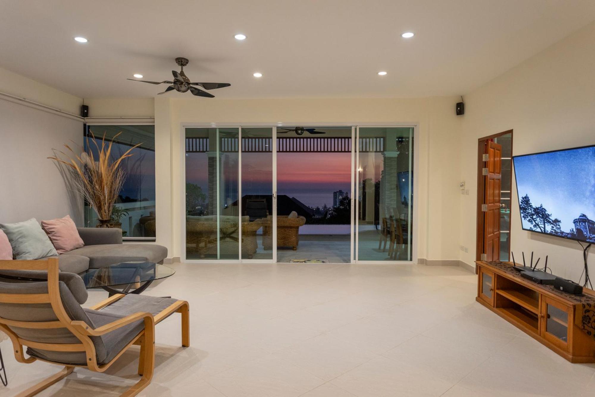 Bliss: 4 Bedroom Haven *