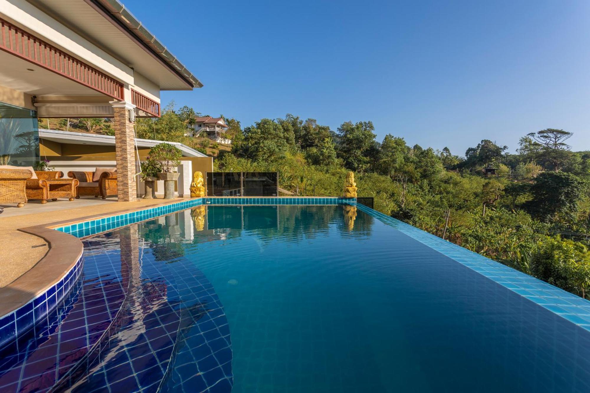 Villa Bliss: 4 Bedroom Haven *