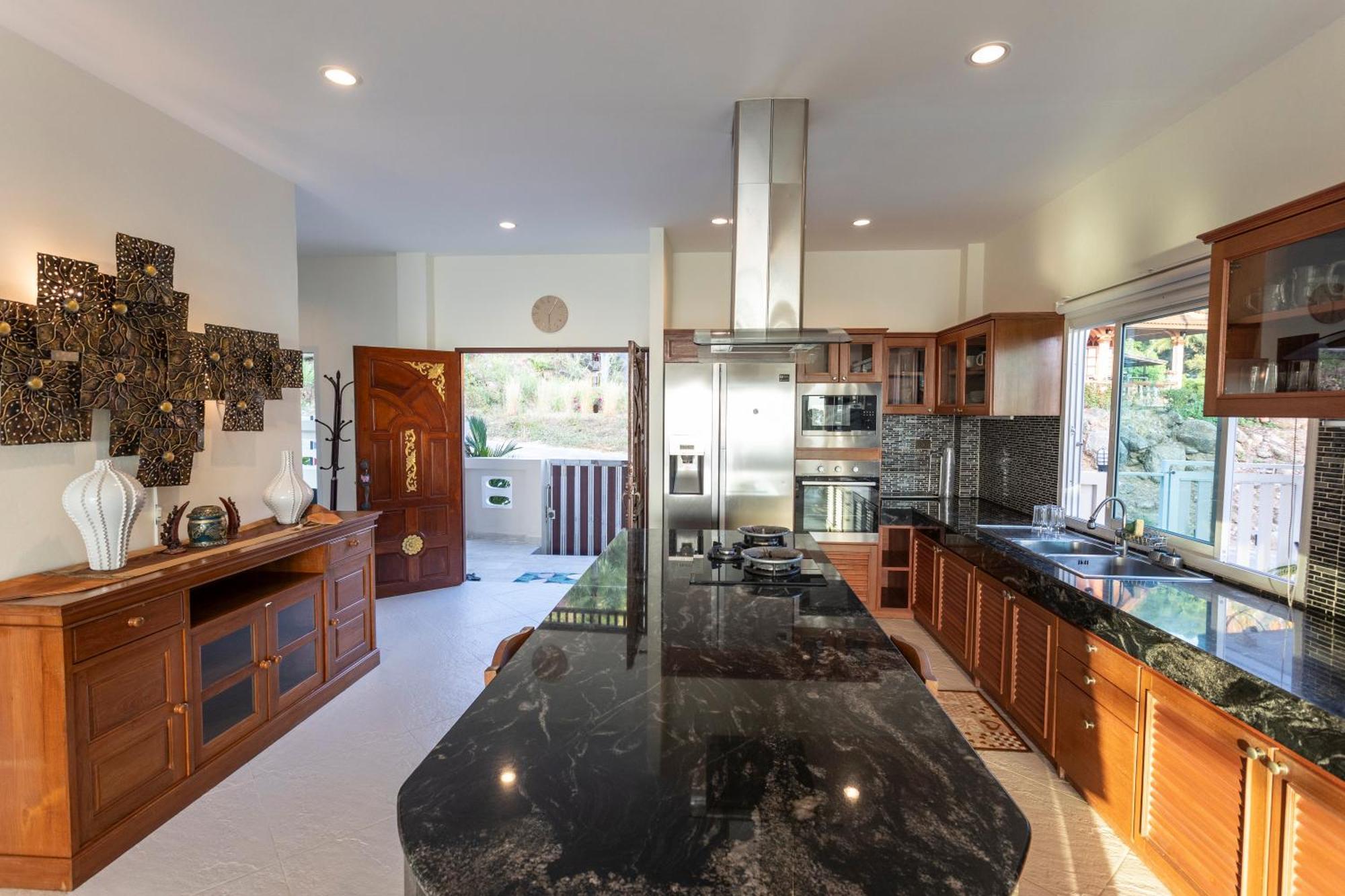 Bliss: 4 Bedroom Haven *
