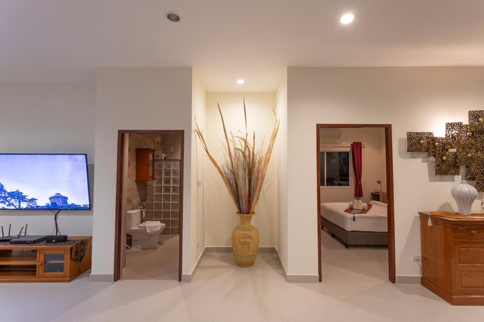Villa Bliss: 4 Bedroom Haven