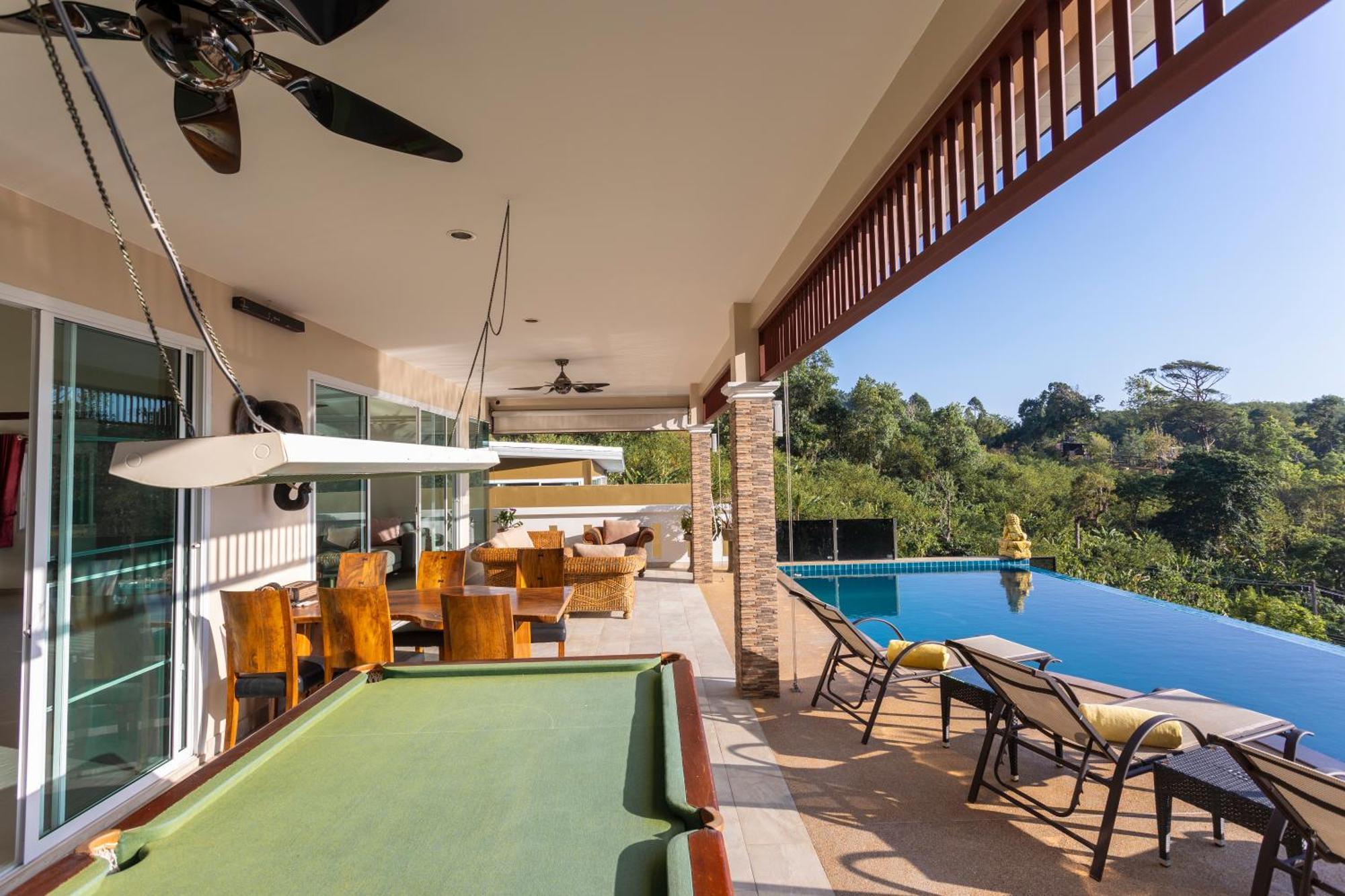 Villa Bliss: 4 Bedroom Haven Karon