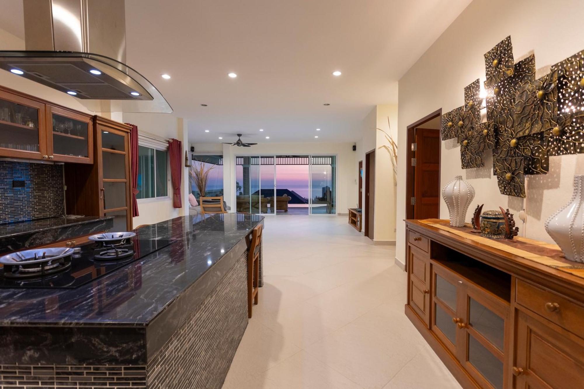 Bliss: 4 Bedroom Haven *