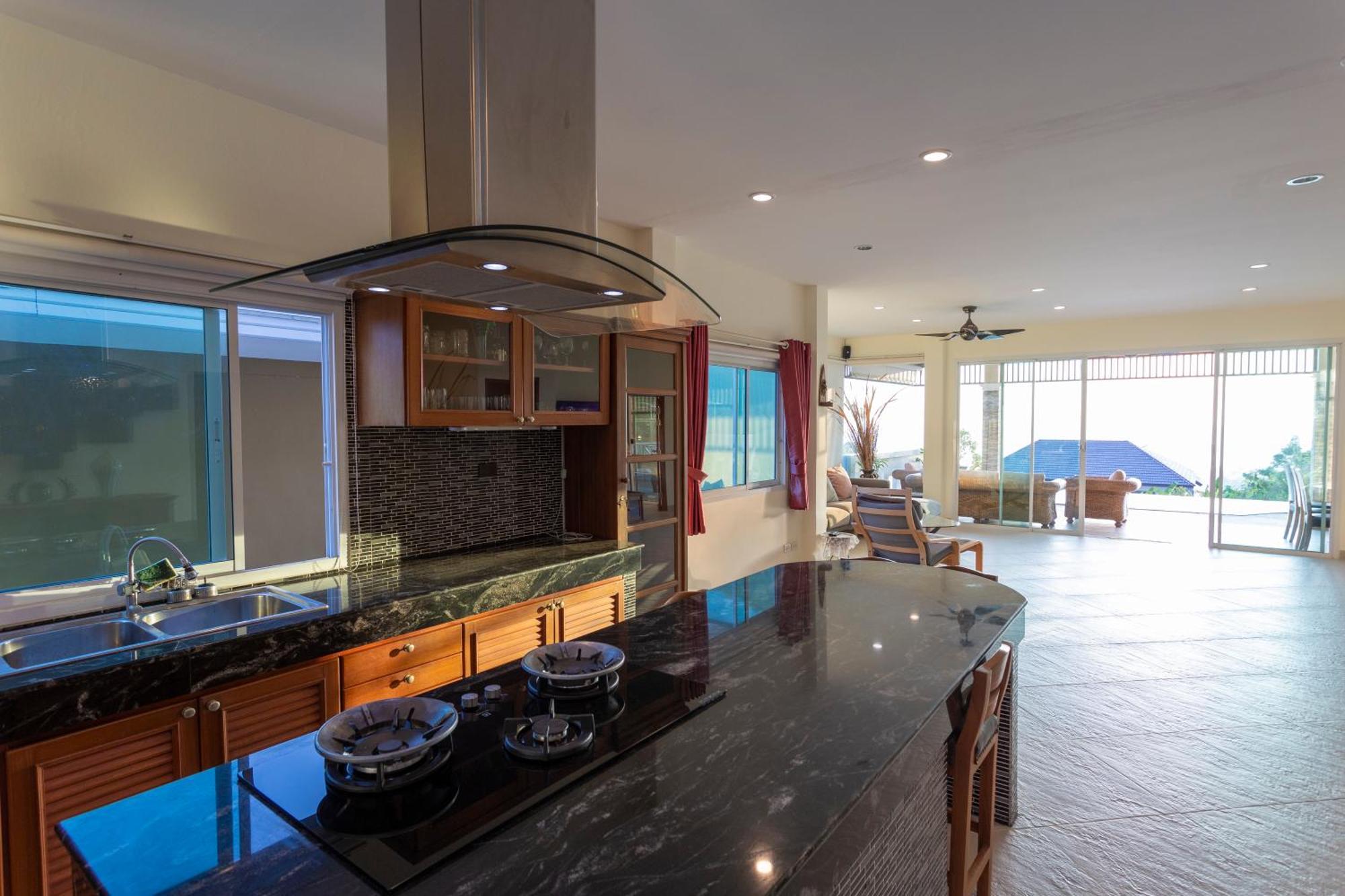 Bliss: 4 Bedroom Haven Karon