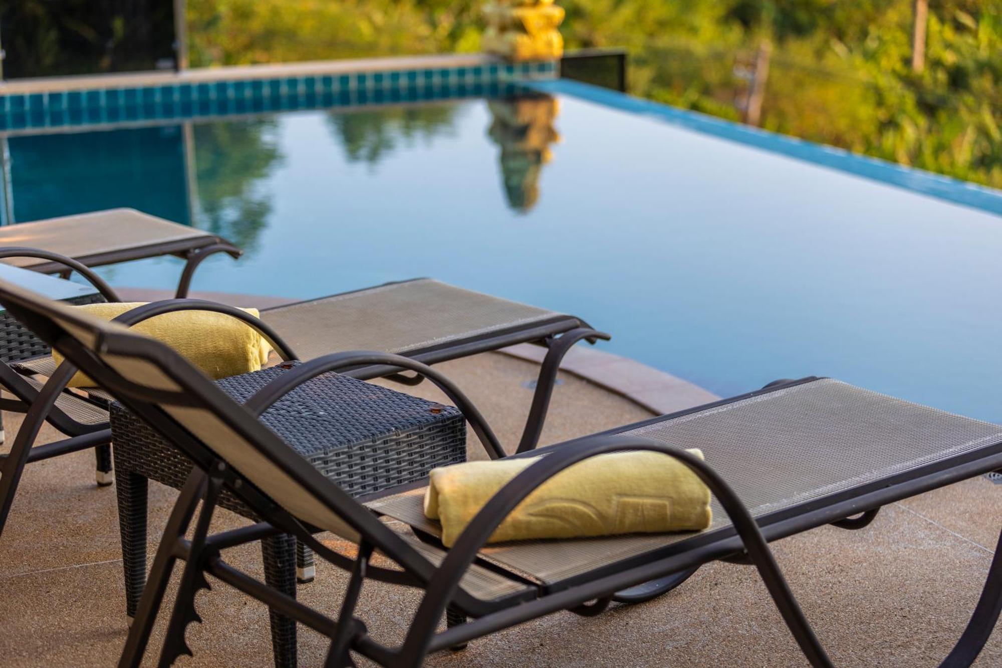 Villa Bliss: 4 Bedroom Haven
