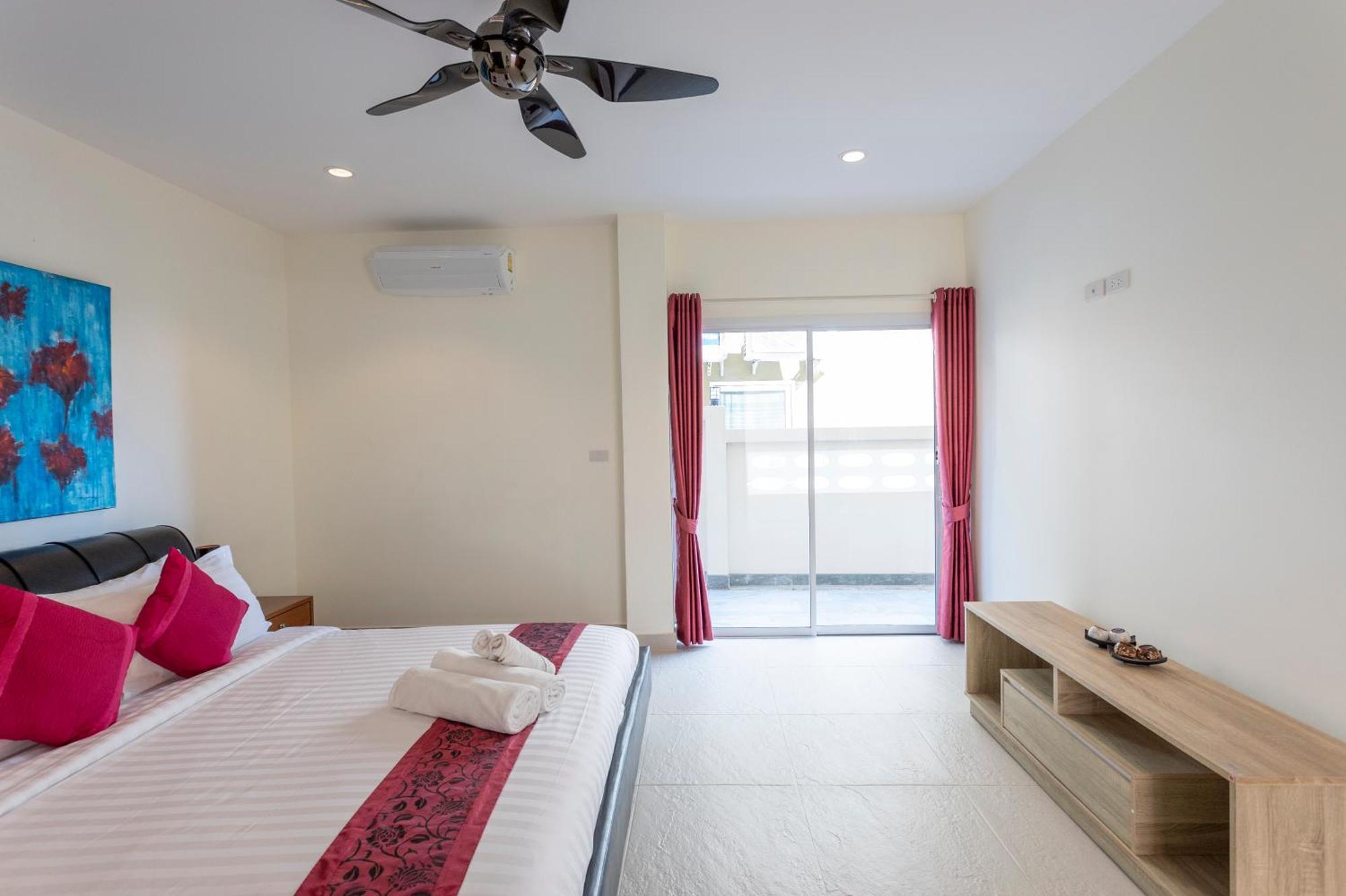 Bliss: 4 Bedroom Haven Villa Karon