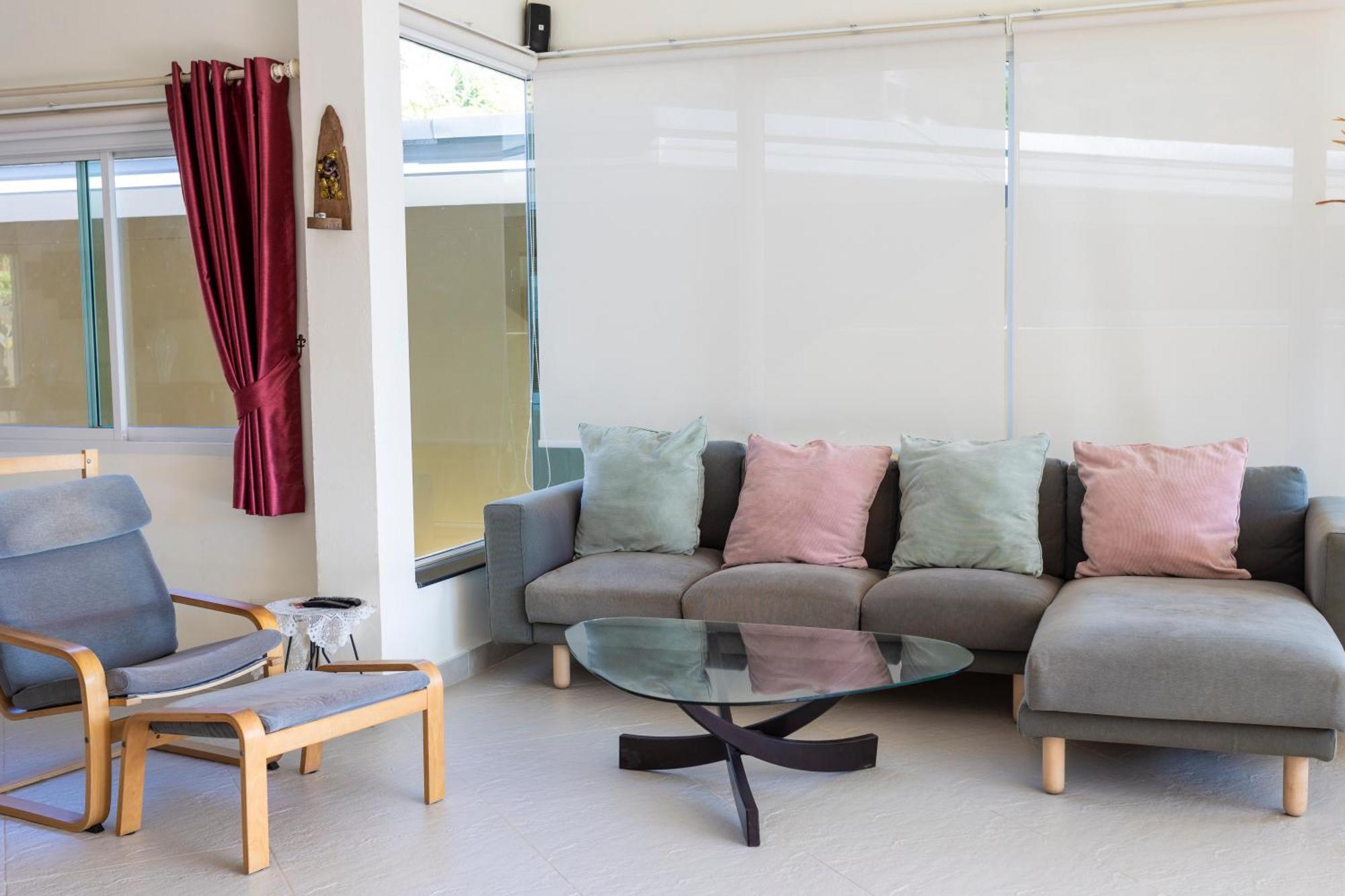 Villa Bliss: 4 Bedroom Haven Karon
