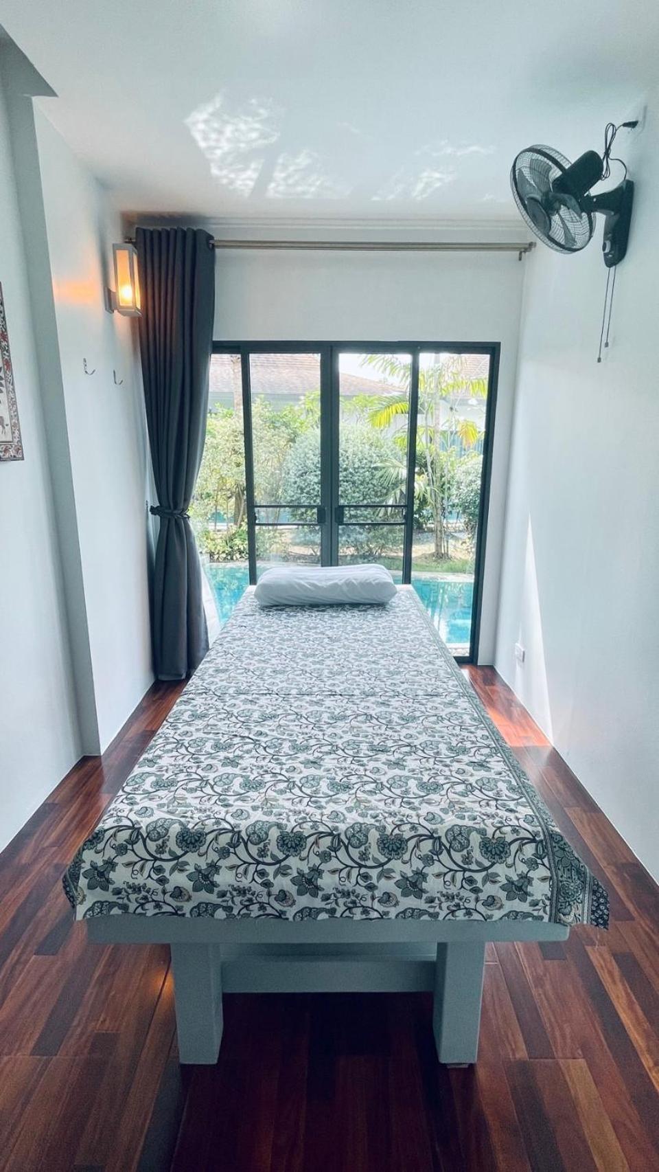 Hotel Tajh Pool