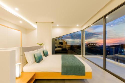 Yamu Hills Panoramic Ocean View 6 Bed Luxury
