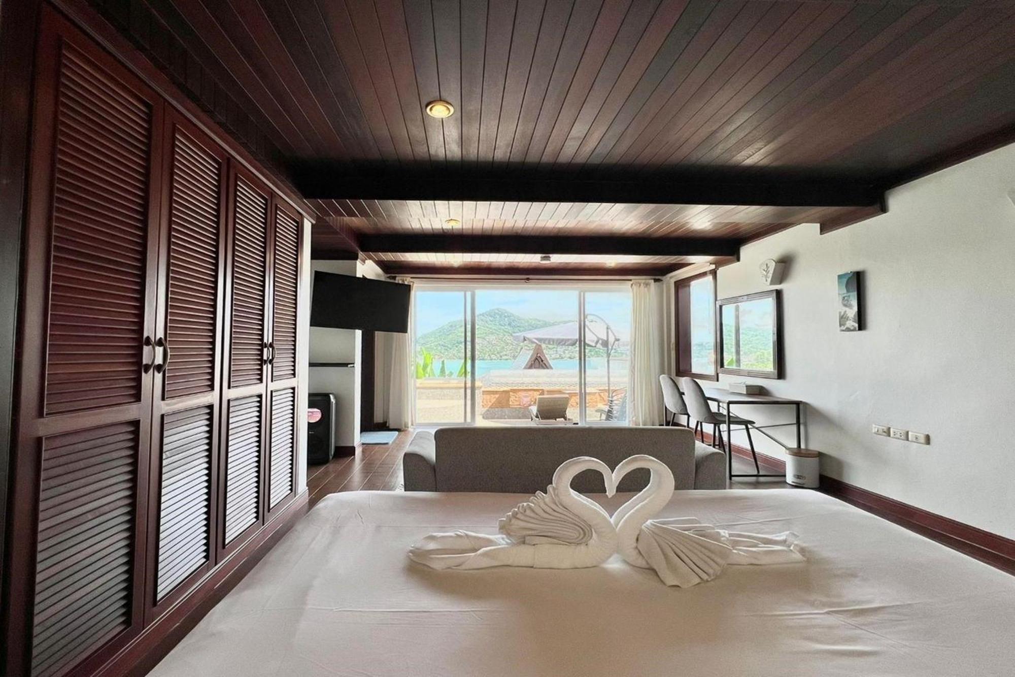 Panorama Ocean Villas, Kamala Villa *