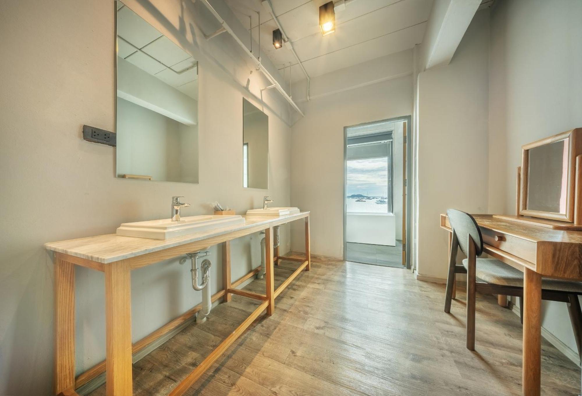 Shin Arch39 Phuket Front - Sha 4* Chalong