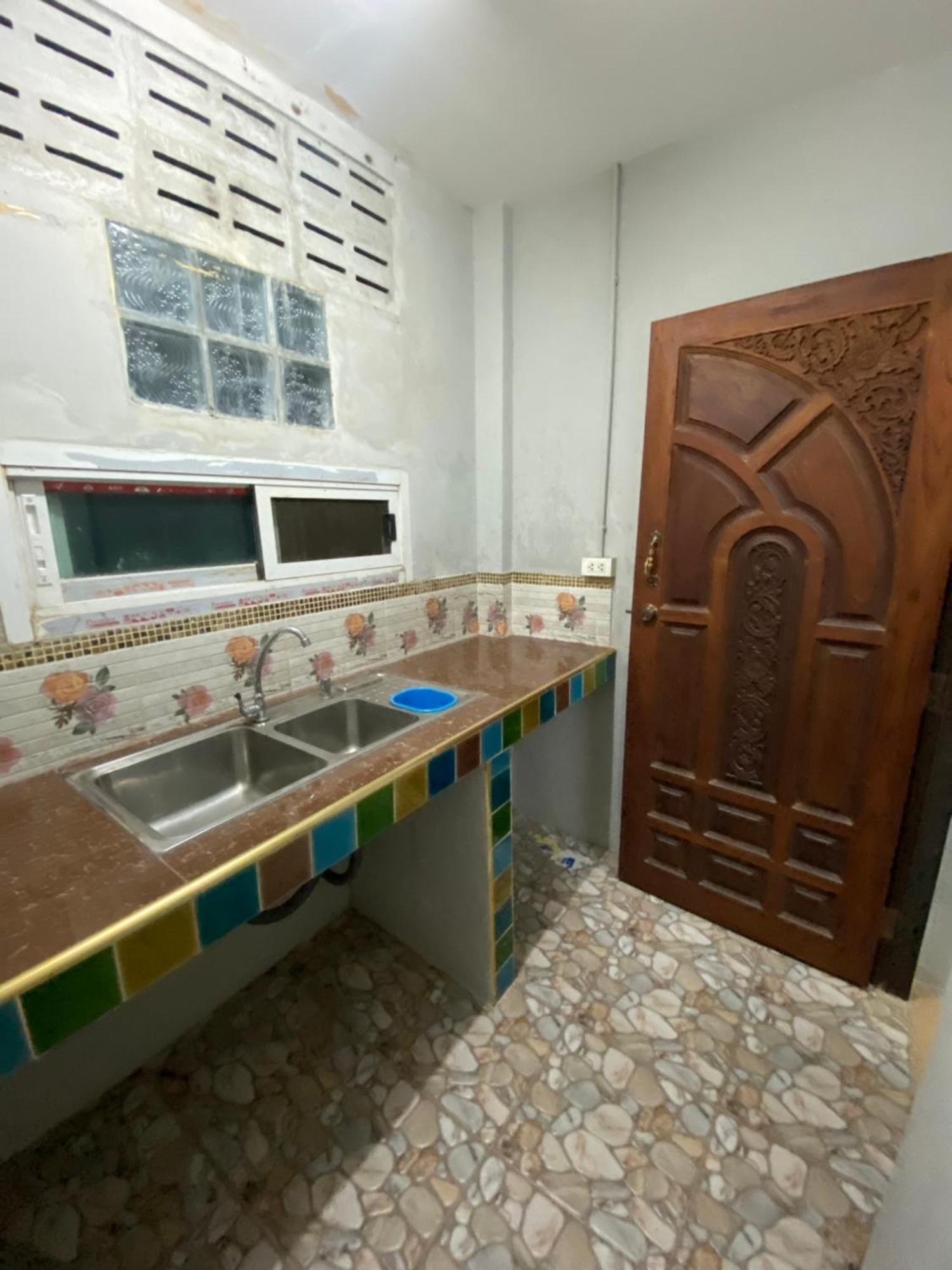 в райском уголке равай Apartment *