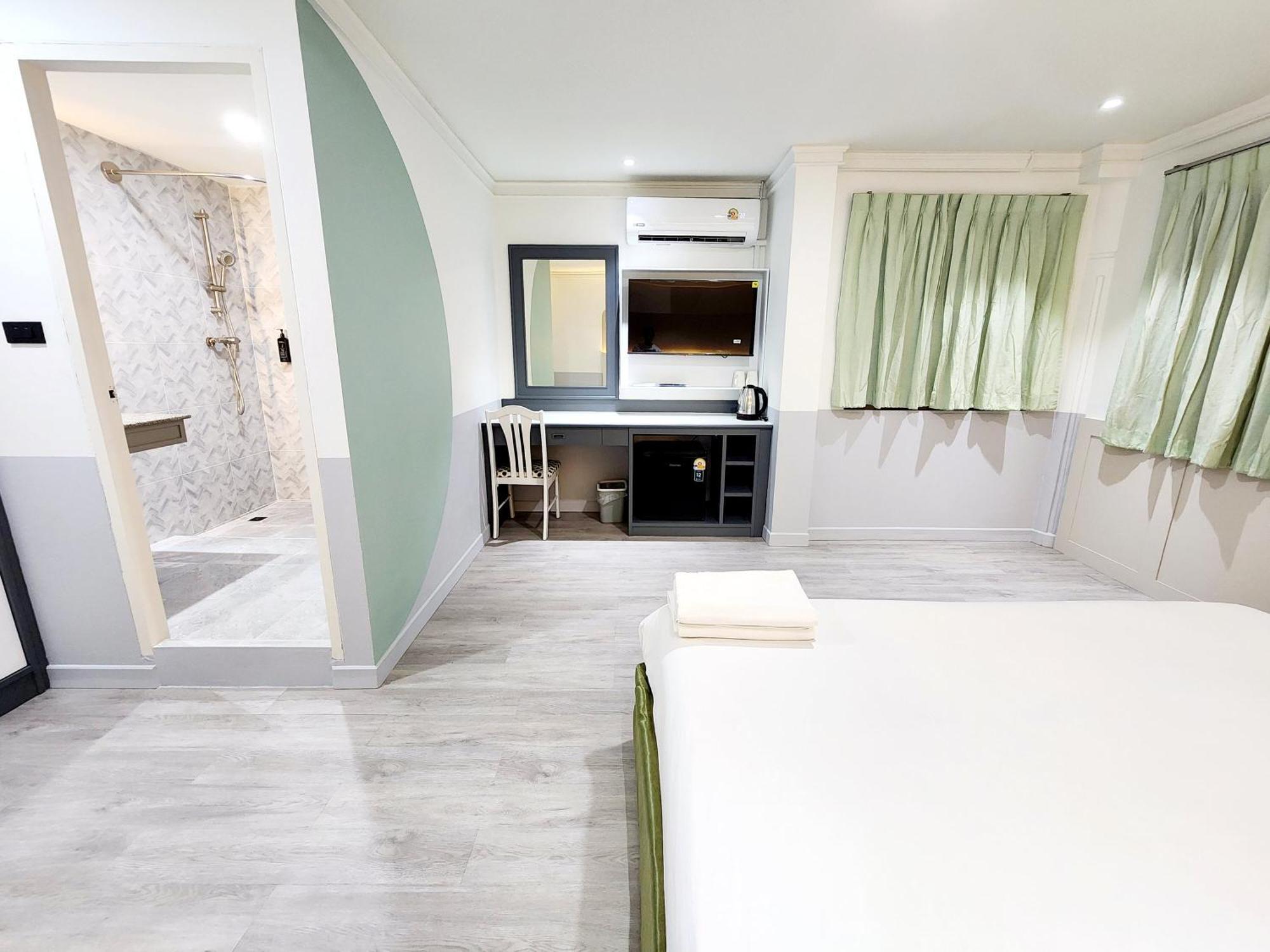 Seatel Phuket, Hotel 2*