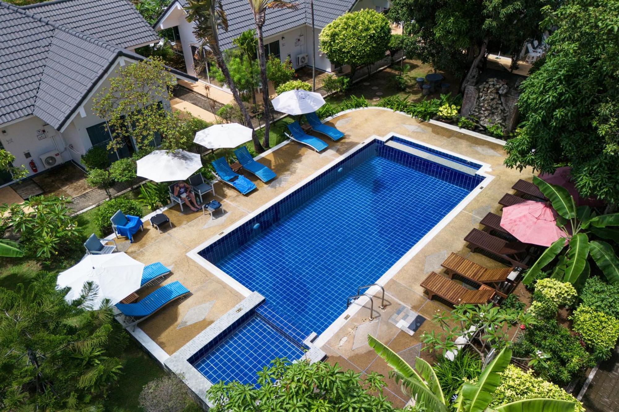 Blue Palm Resort 3*