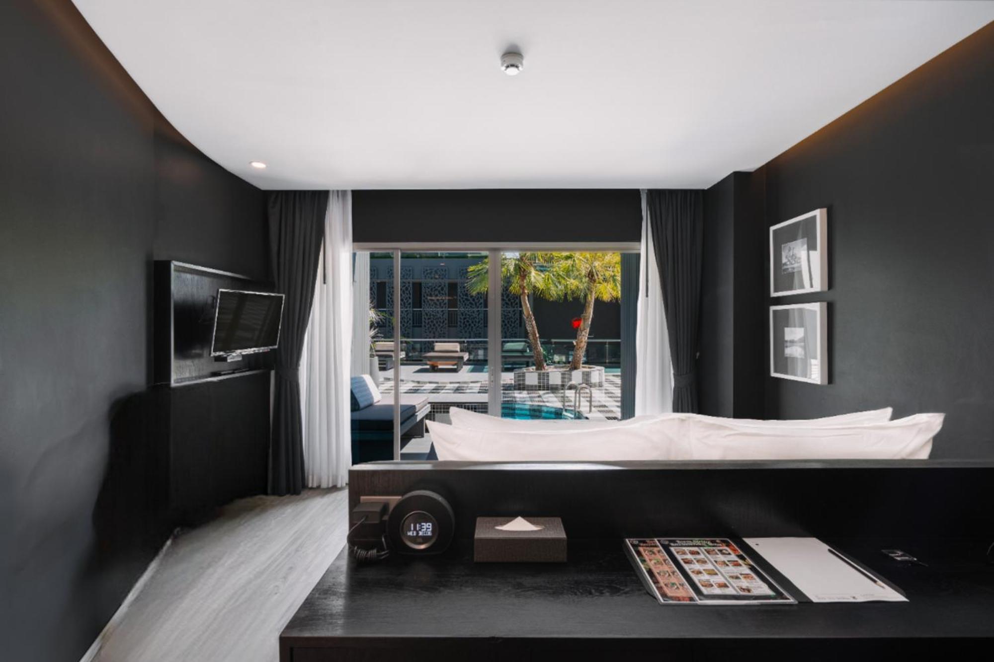 Hotel Tide Phuket Beachfront Hotel
