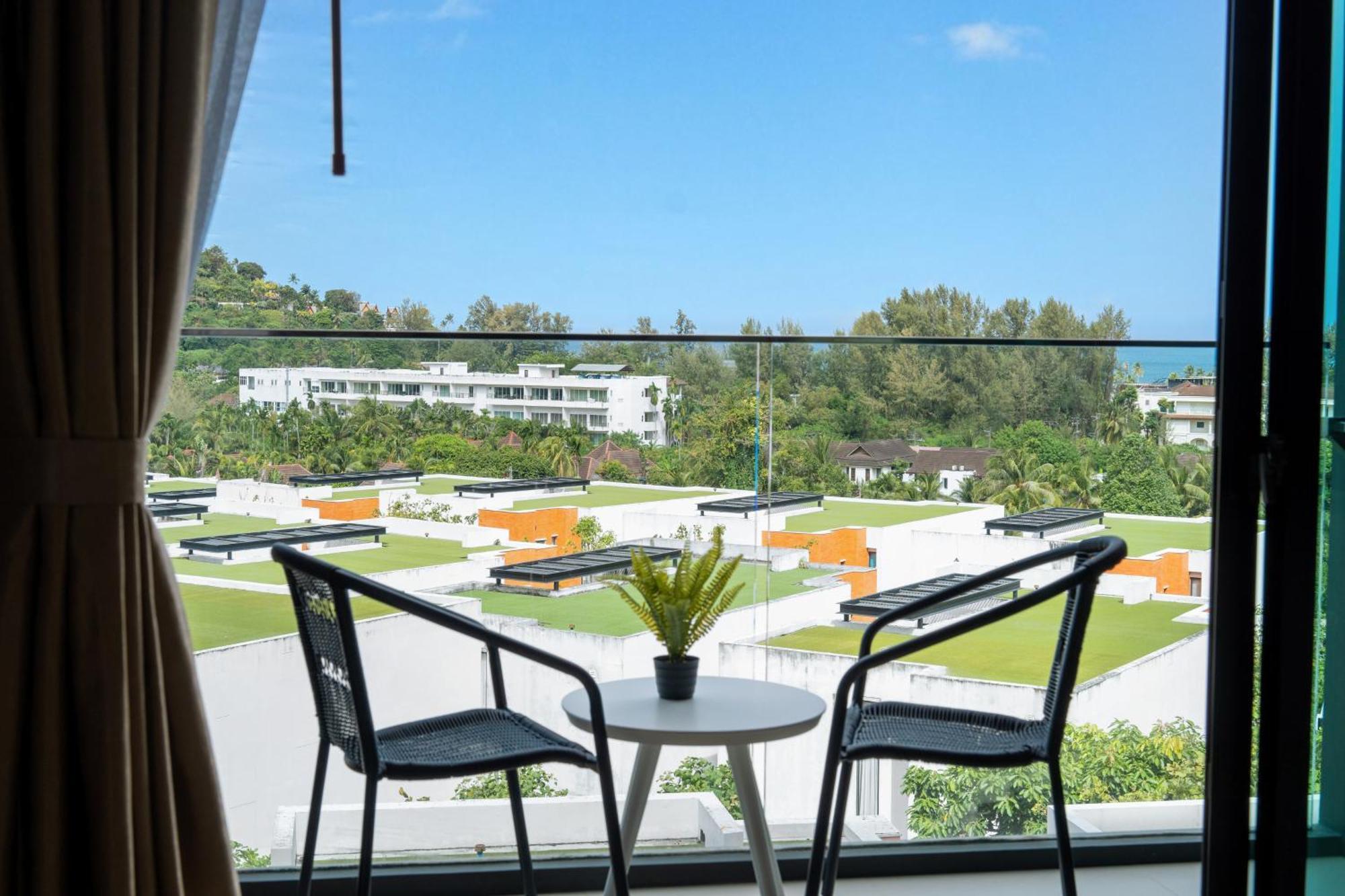 Private Residents In Surin Mida Aparthotel