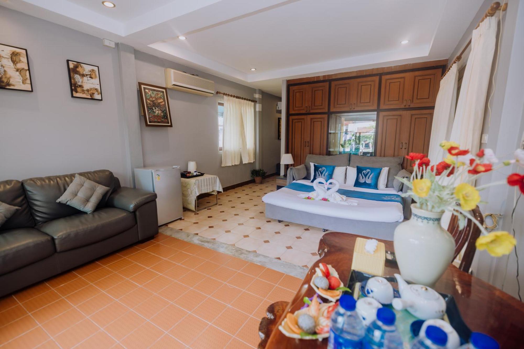 Monaburi Boutique Hotel