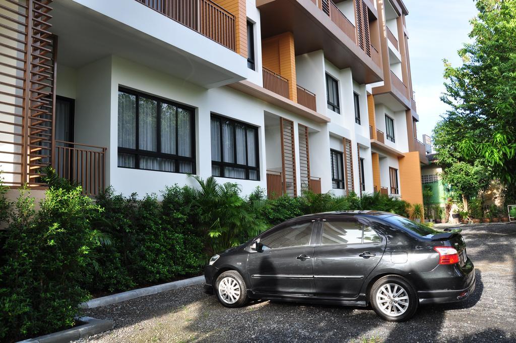 Dusit Naka Place Apartment *