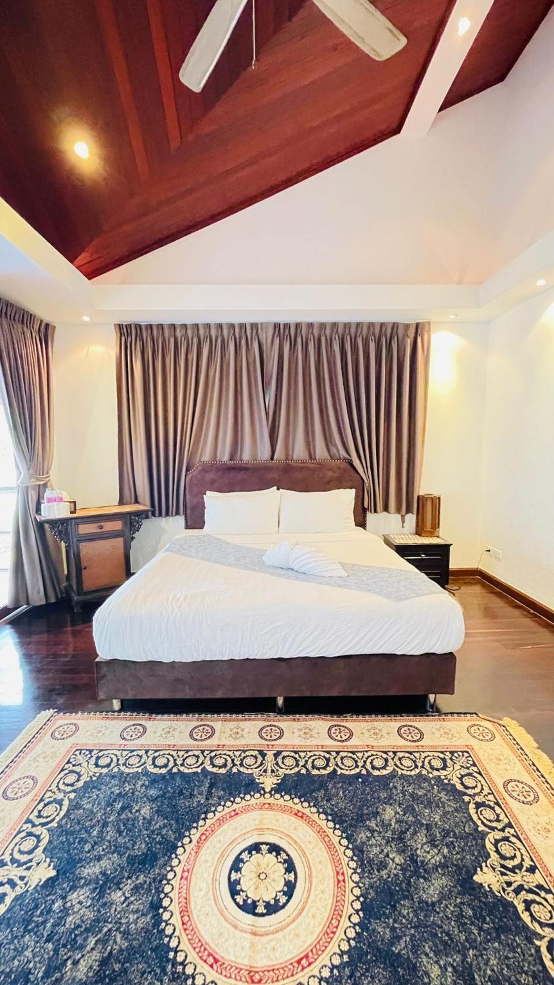 Hotel Talay Naiharn