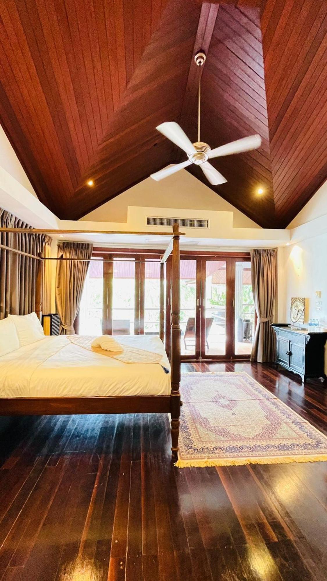 Talay Naiharn 4* Rawai