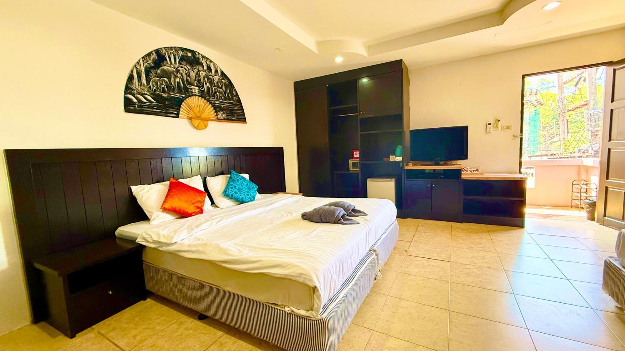 Hotel Hill Side 3*