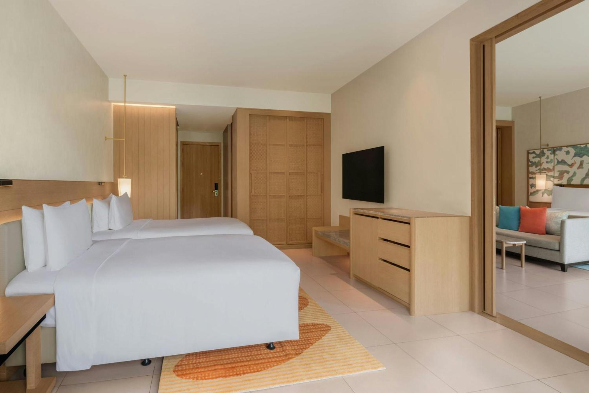 Le Meridien Phuket 5*