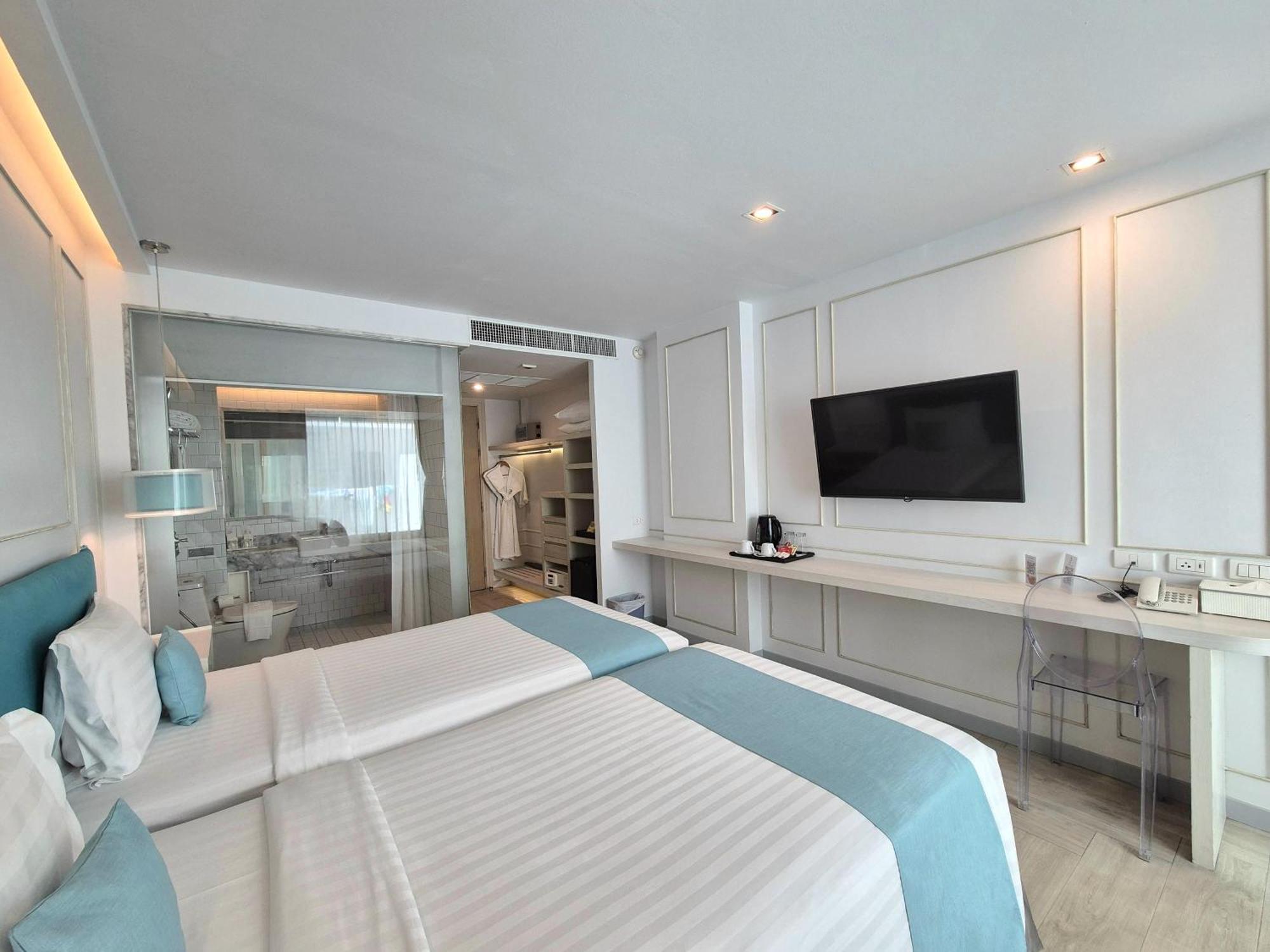 Hotel The Bloc Phuket - Sha Extra 4*