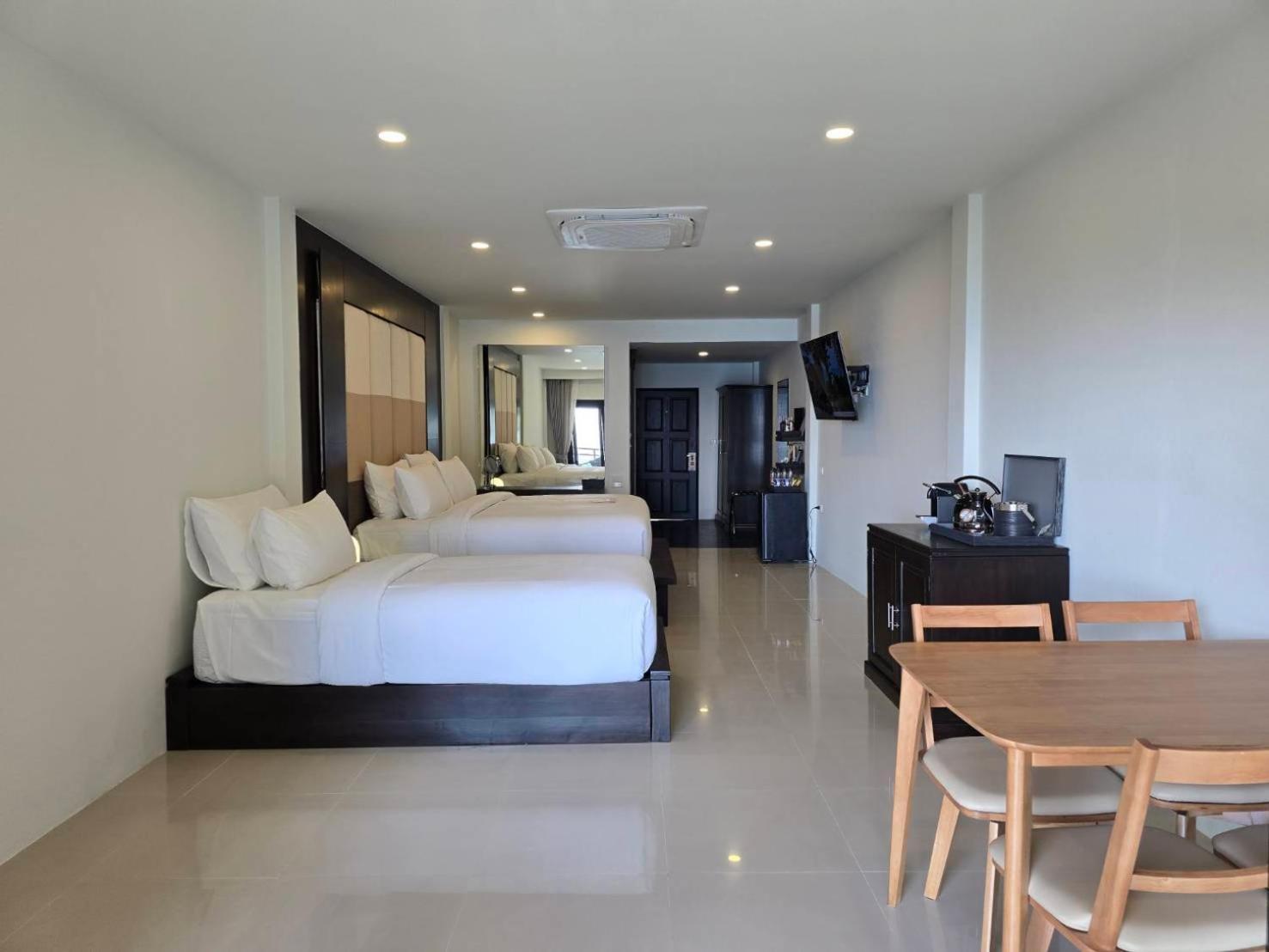 Anona Sunset Boutique Ban Karon