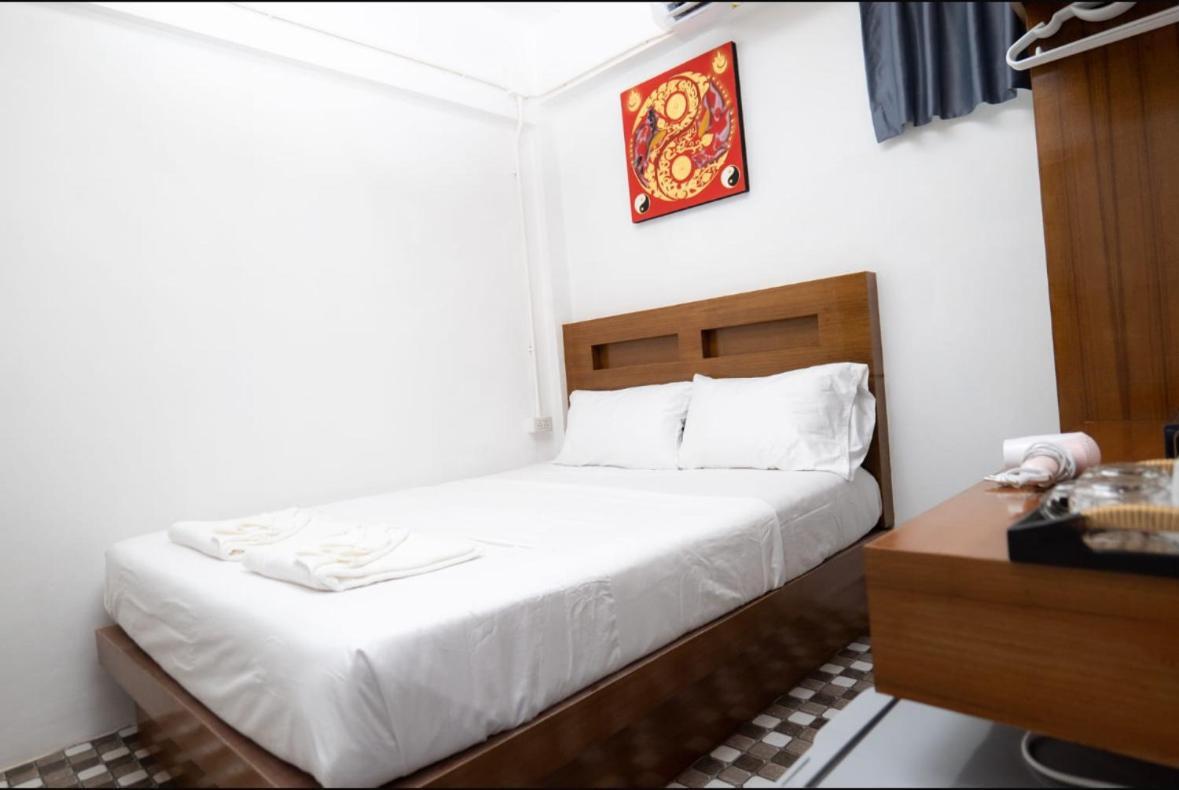 Bed & Breakfast I Talay Phuket *
