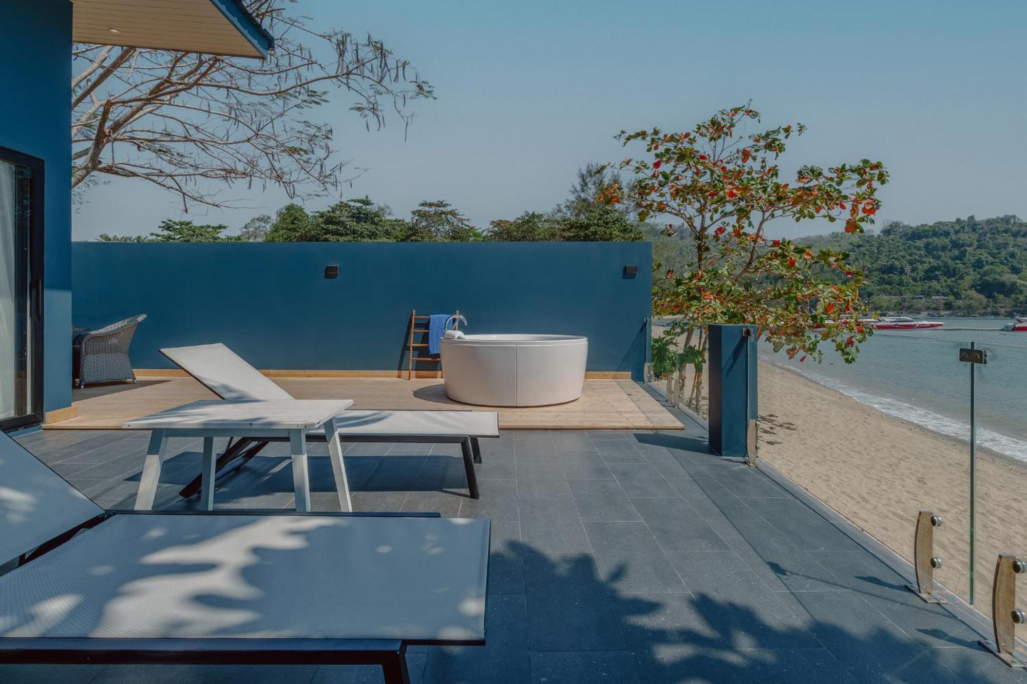 Hotel Tide Phuket Beachfront 5* Phuket