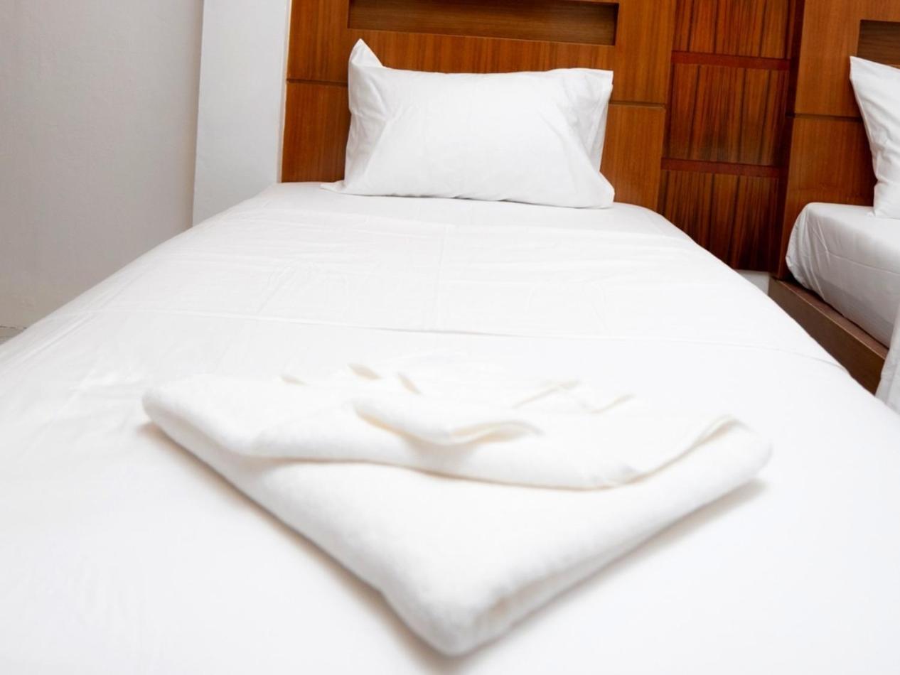Bed & Breakfast I Talay Phuket Ban Karon