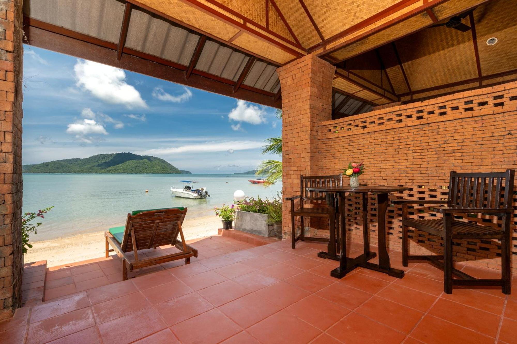 Friendship & Atmanjai Wellness Centre Resort 4*