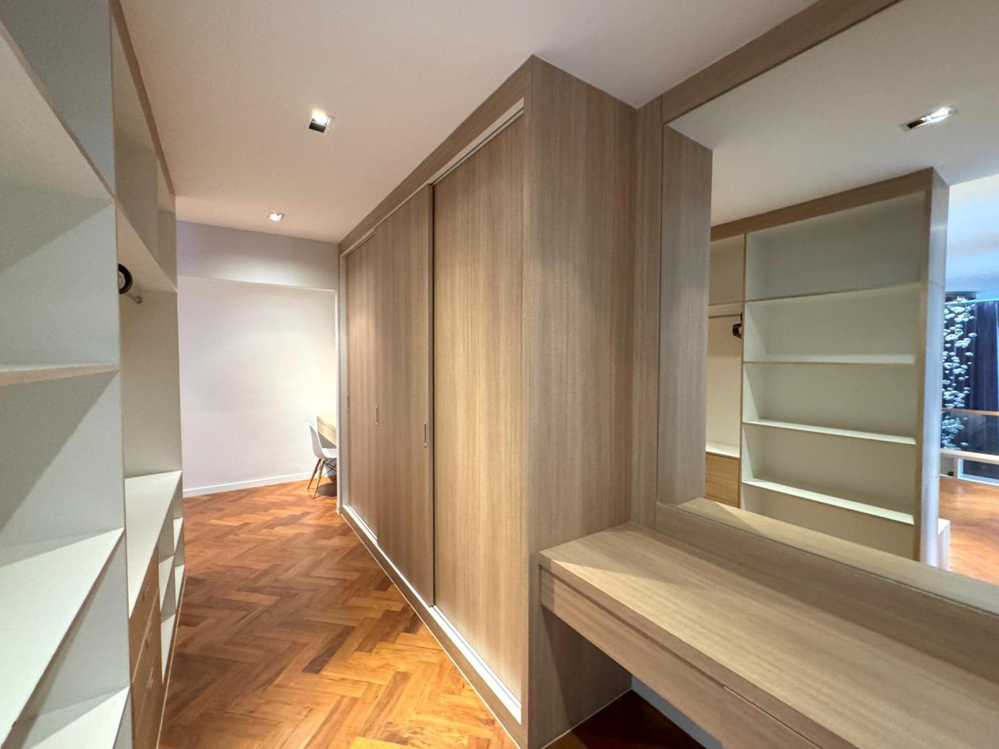 Stylish Penthouse With Panoramic Views At Icon Park *